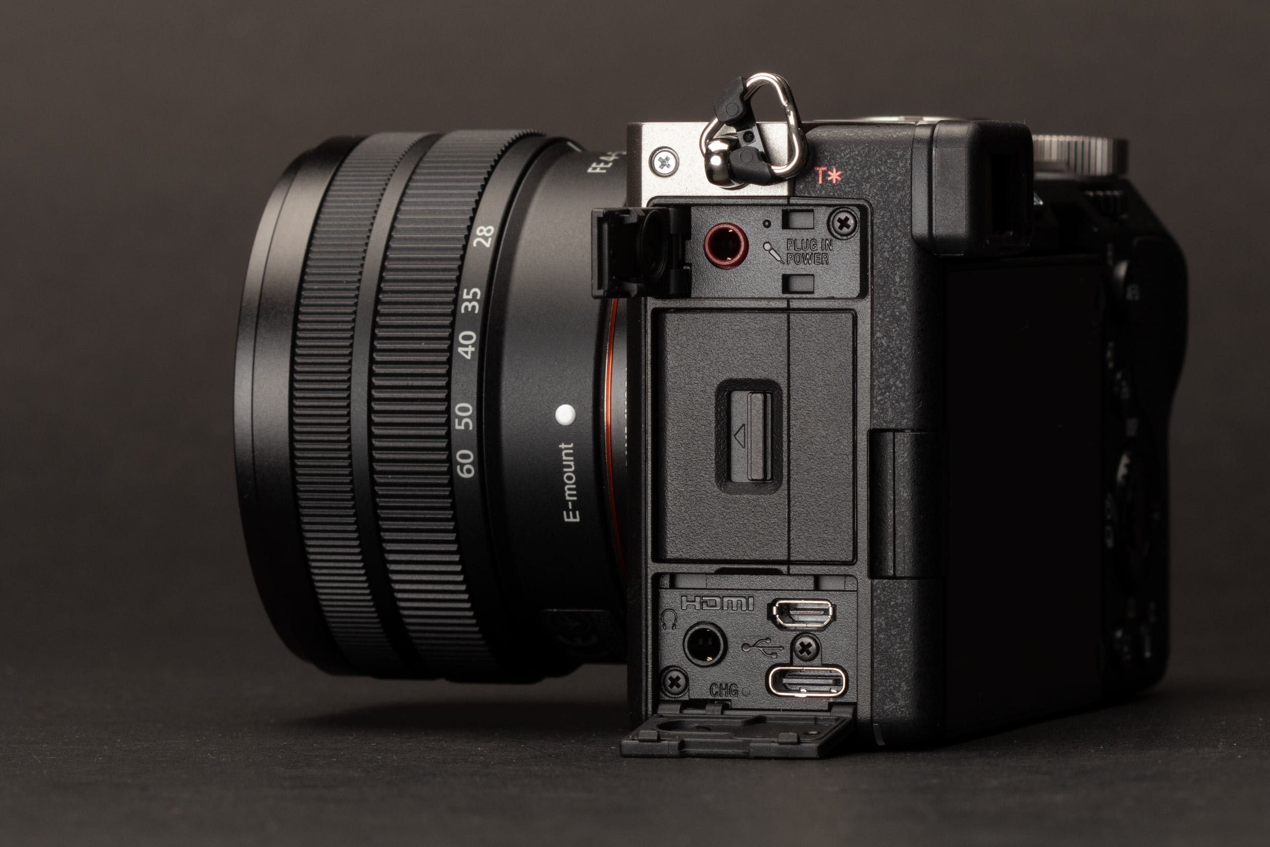 Sony a7C ra mắt: Máy ảnh full frame cho người di chuyển vội, cảm biến 24MP, thiết kế giống dòng A6xxx