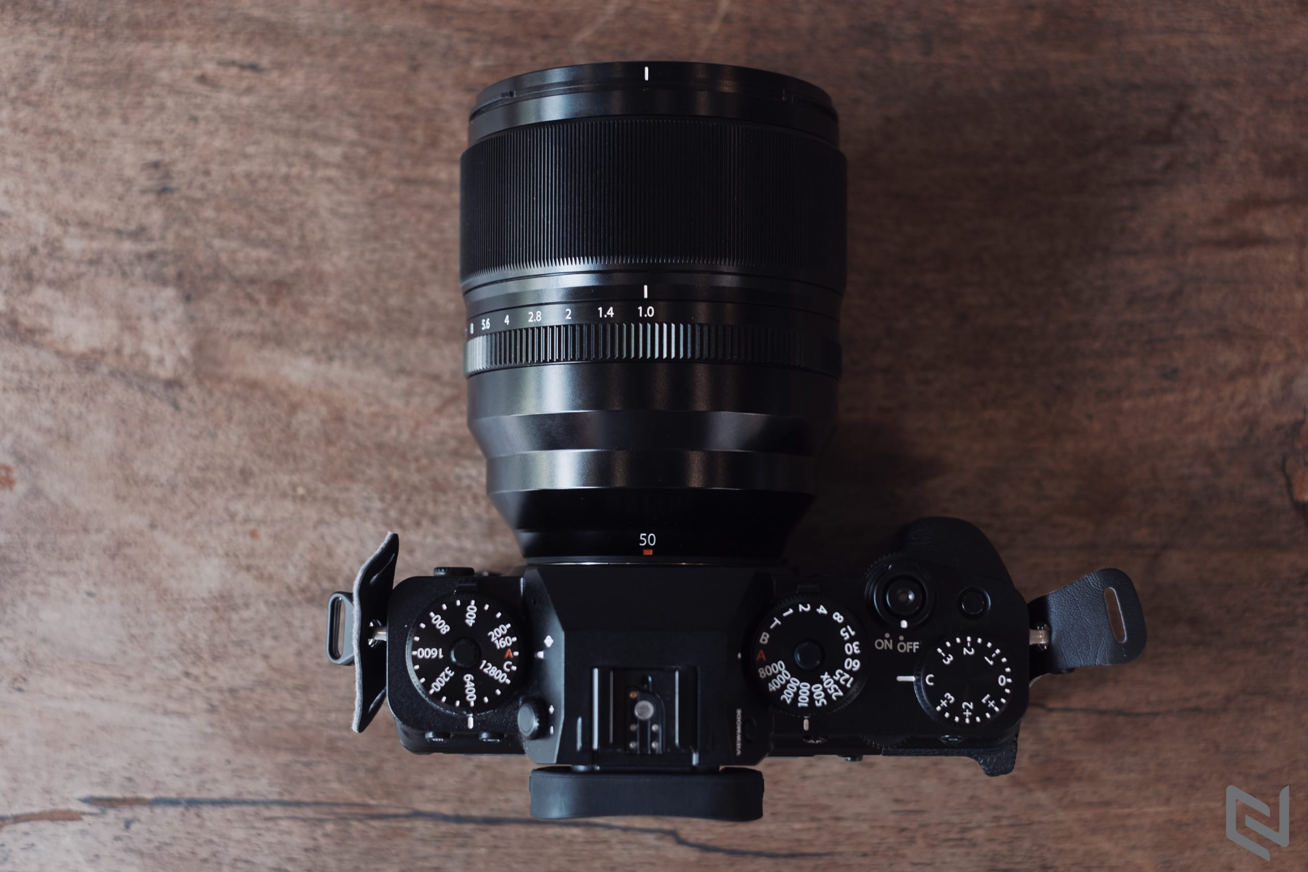 Trên tay ống kính Fujifilm XF 50mm F1.0 R WR, siêu vội!