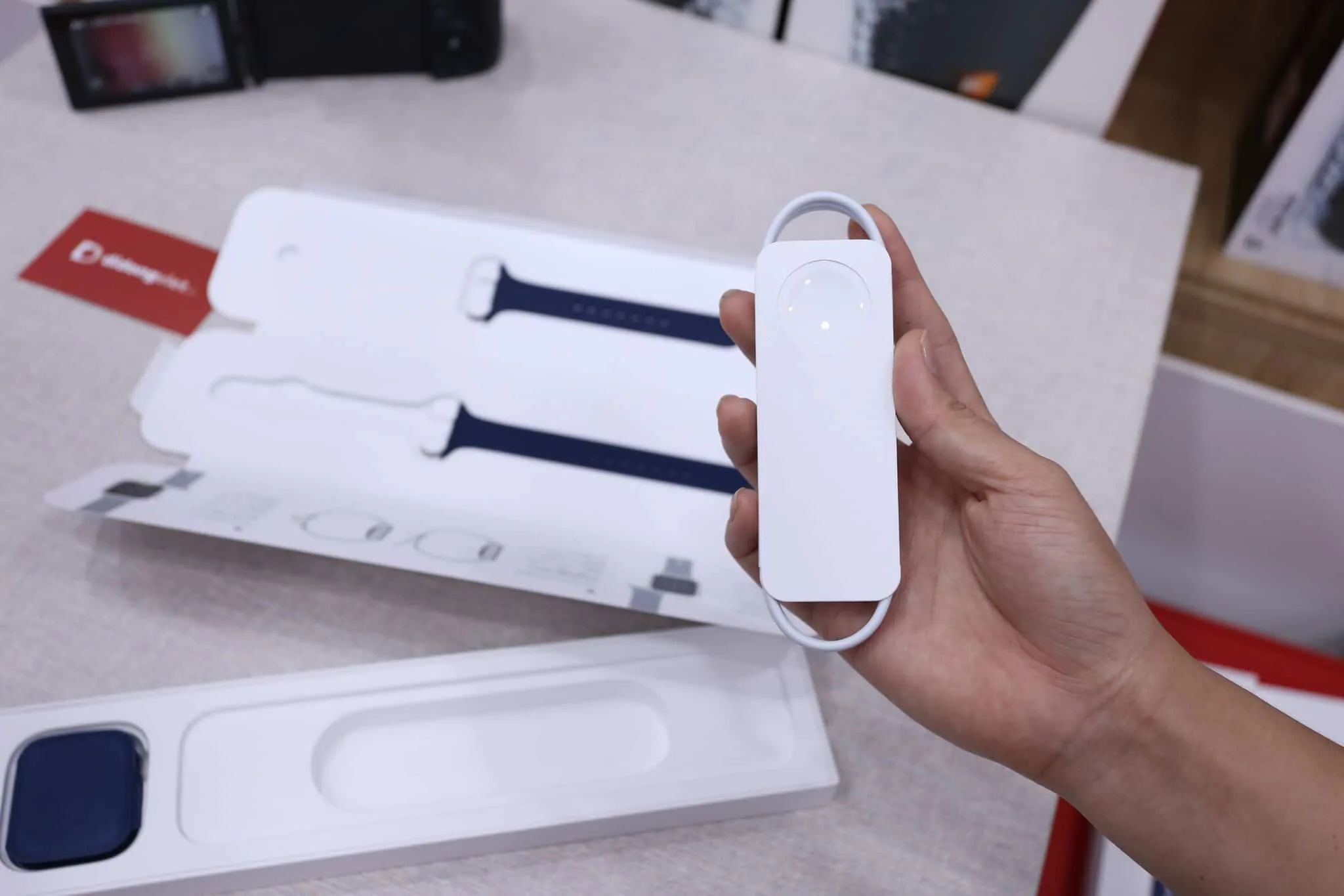 Trên tay Apple Watch Series 6 và Apple Watch SE tại Việt Nam, giá ban đầu từ 9.1 triệu
