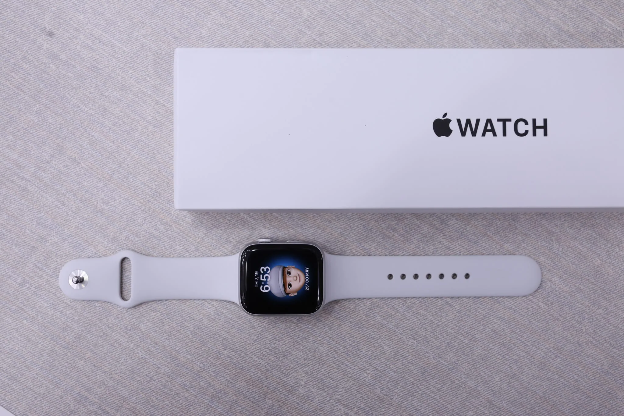 Trên tay Apple Watch Series 6 và Apple Watch SE tại Việt Nam, giá ban đầu từ 9.1 triệu