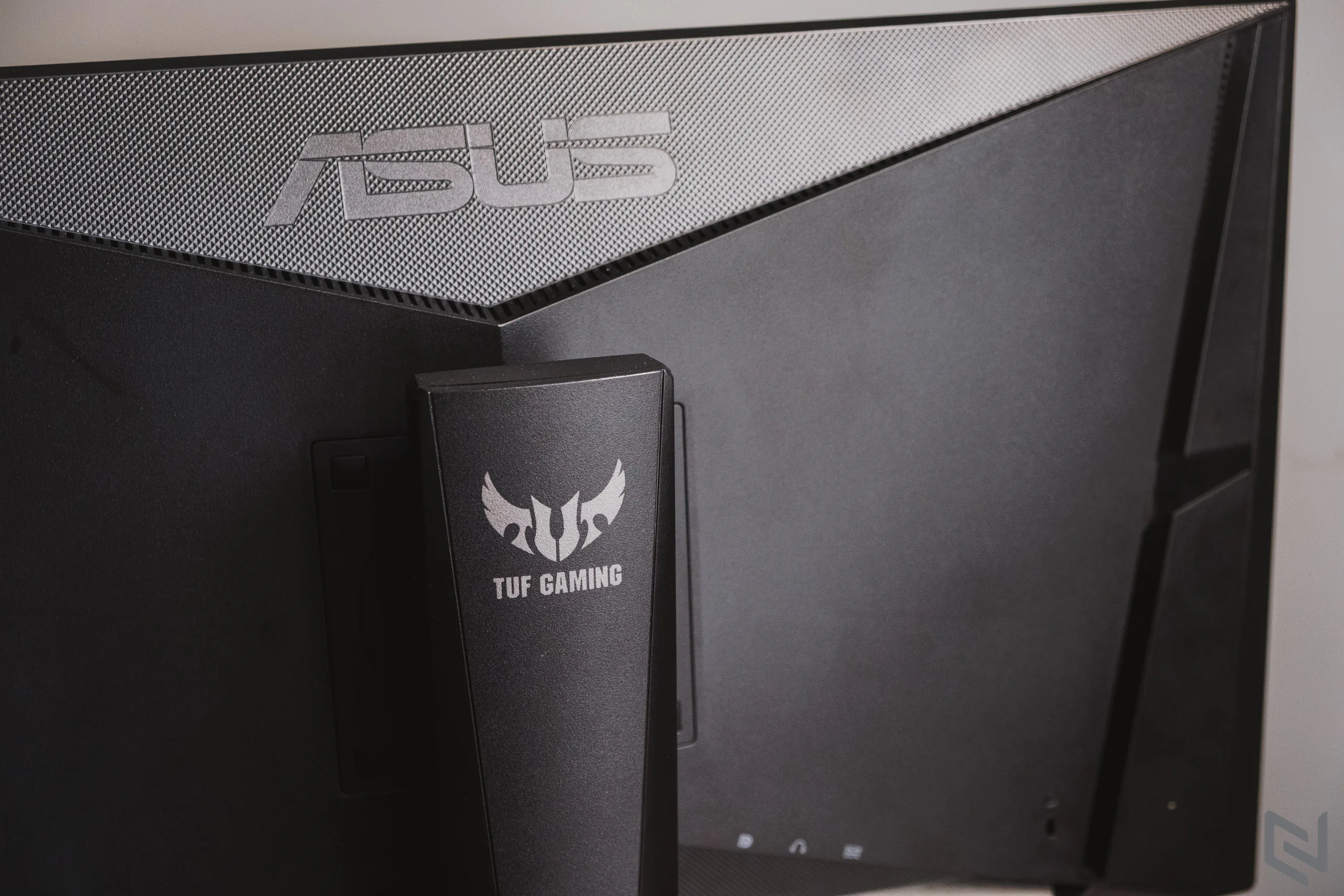 Trên tay màn hình ASUS TUF Gaming VG27AQ: Độ phân giải WQHD, tấm nền IPS, tần số 165Hz, món hời cho game thủ ở phân khúc tầm trung