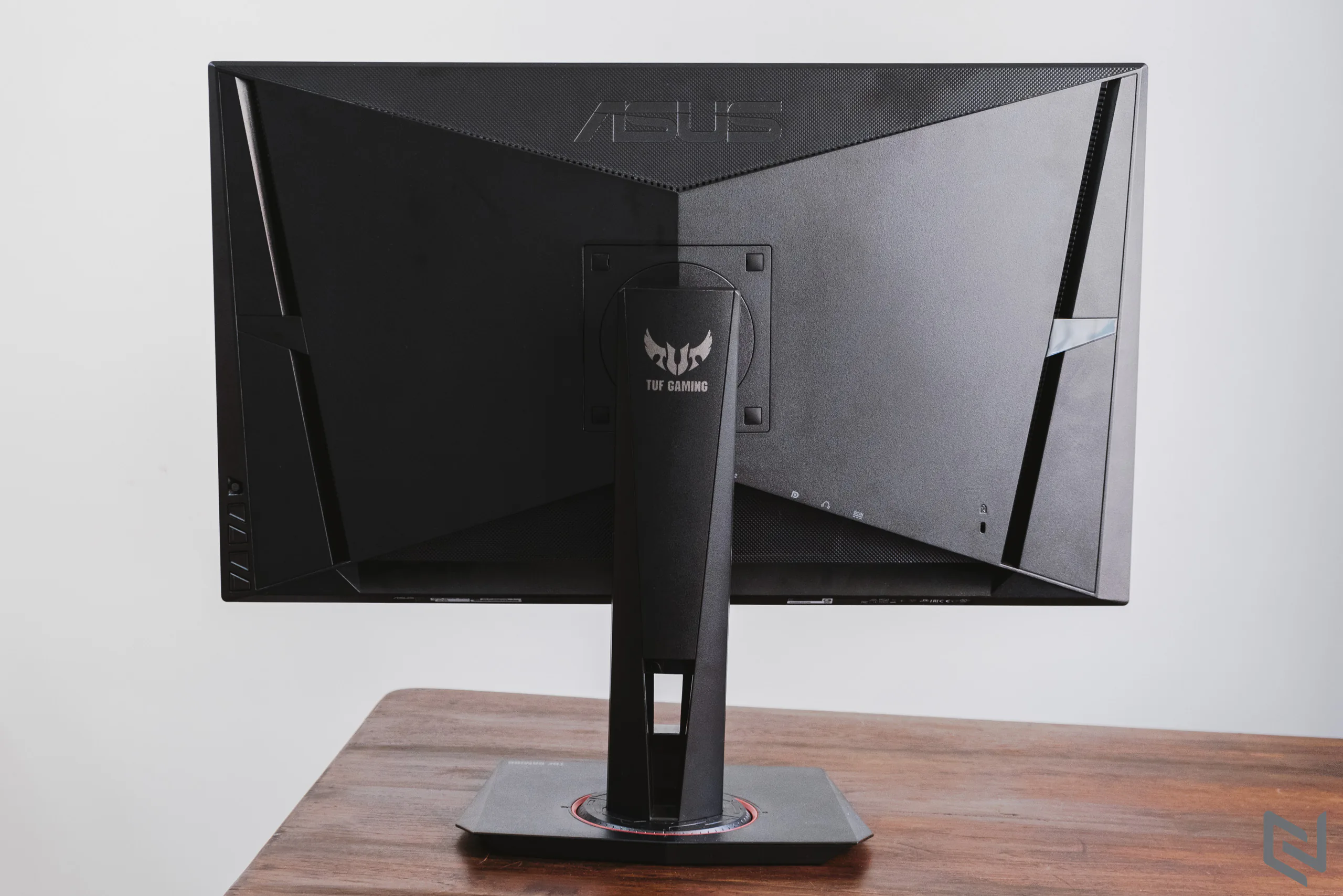 Trên tay màn hình ASUS TUF Gaming VG27AQ: Độ phân giải WQHD, tấm nền IPS, tần số 165Hz, món hời cho game thủ ở phân khúc tầm trung
