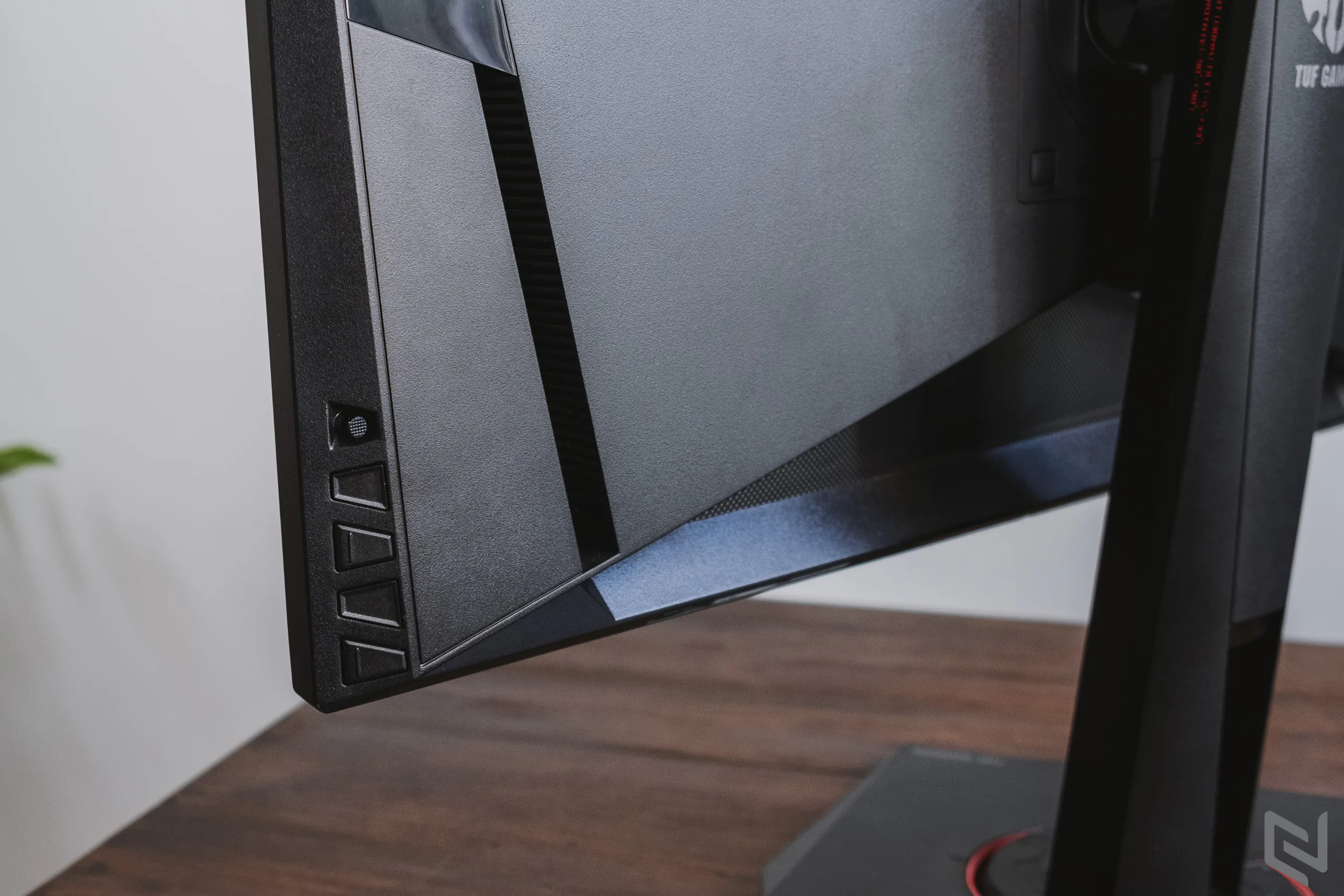 Trên tay màn hình ASUS TUF Gaming VG27AQ: Độ phân giải WQHD, tấm nền IPS, tần số 165Hz, món hời cho game thủ ở phân khúc tầm trung