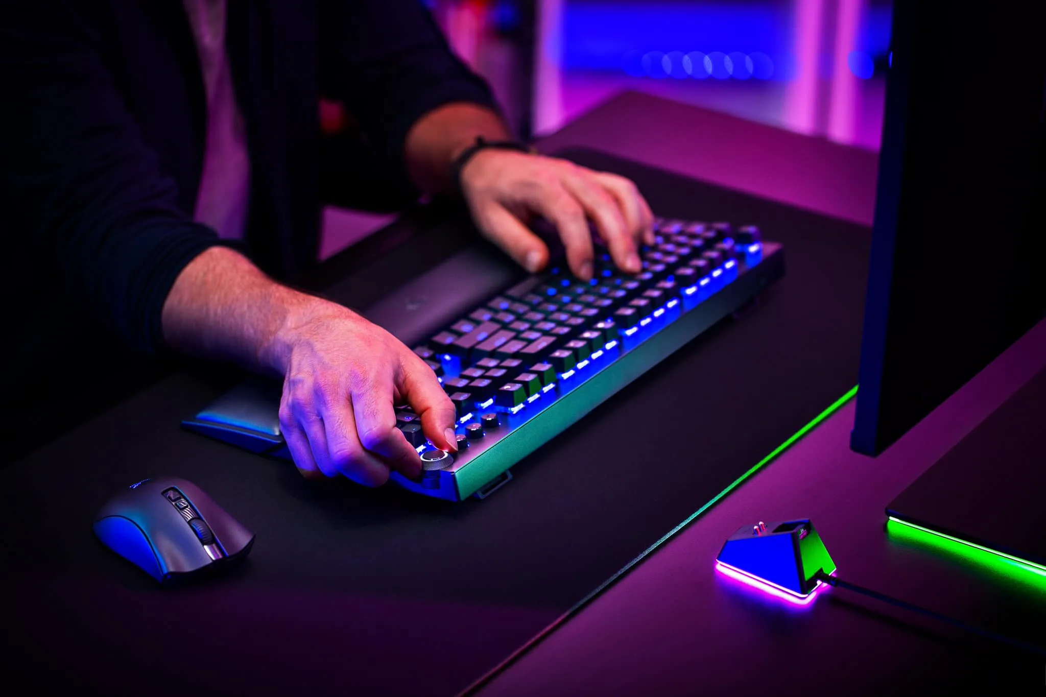 Razer ra mắt "đội quân" không dây đỉnh cao: Razer BlackShark V2 Pro, DeathAdder V2 Pro và BlackWidow V3 Pro
