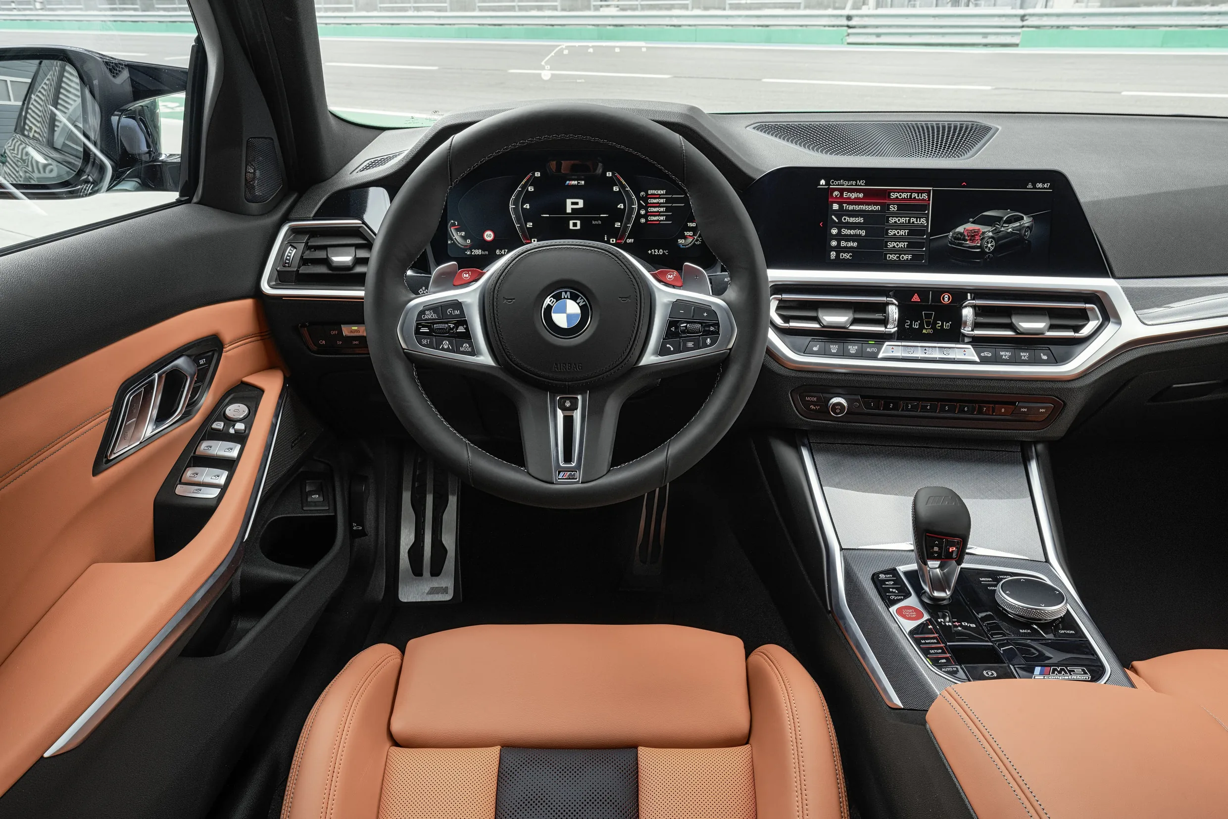 BMW M3 Sedan và BMW M4 Coupe 2021 ra mắt: Khối động cơ mạnh mẽ, hệ dẫn động AWD, giá từ 69,000 USD