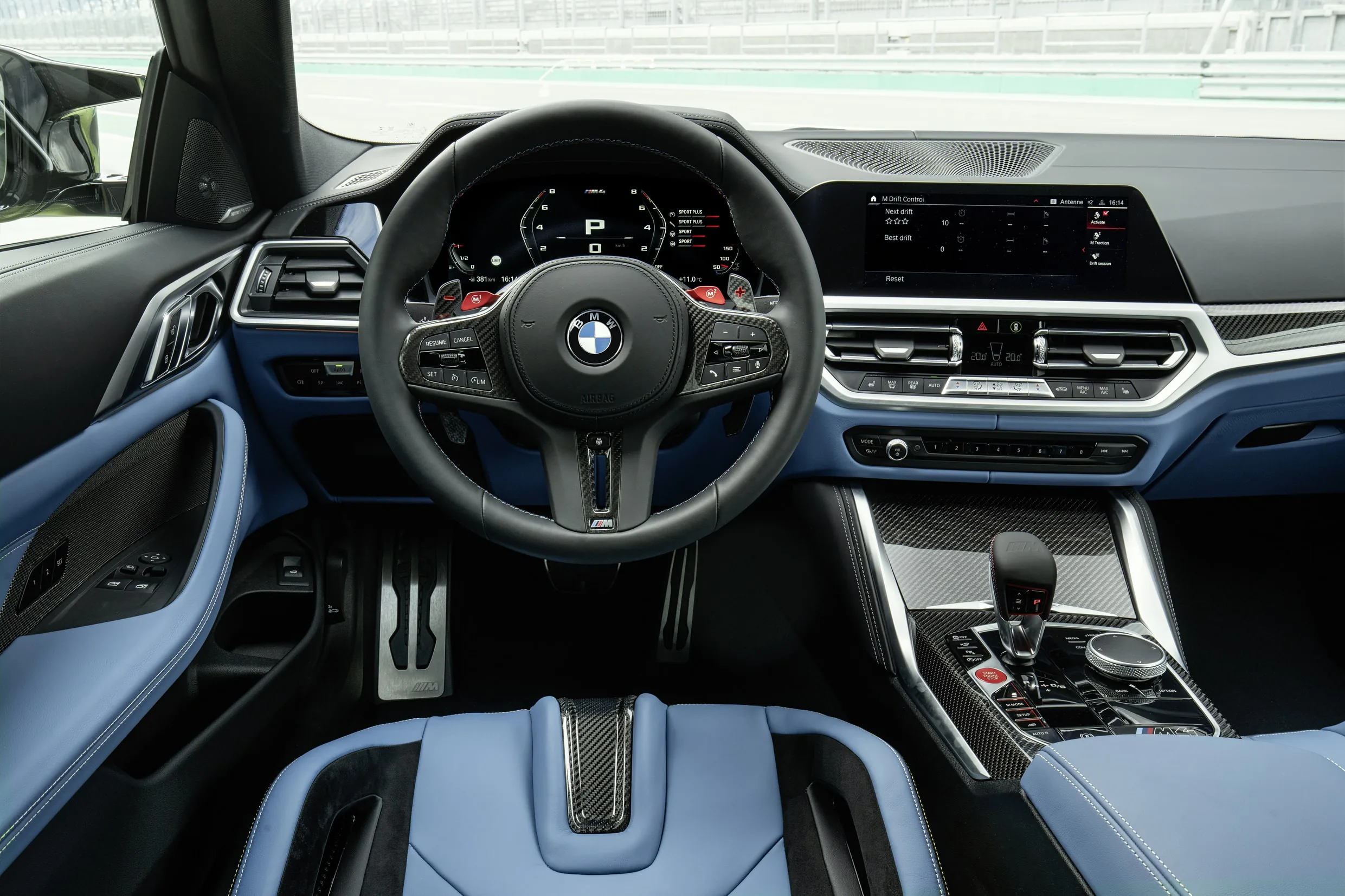 BMW M3 Sedan và BMW M4 Coupe 2021 ra mắt: Khối động cơ mạnh mẽ, hệ dẫn động AWD, giá từ 69,000 USD