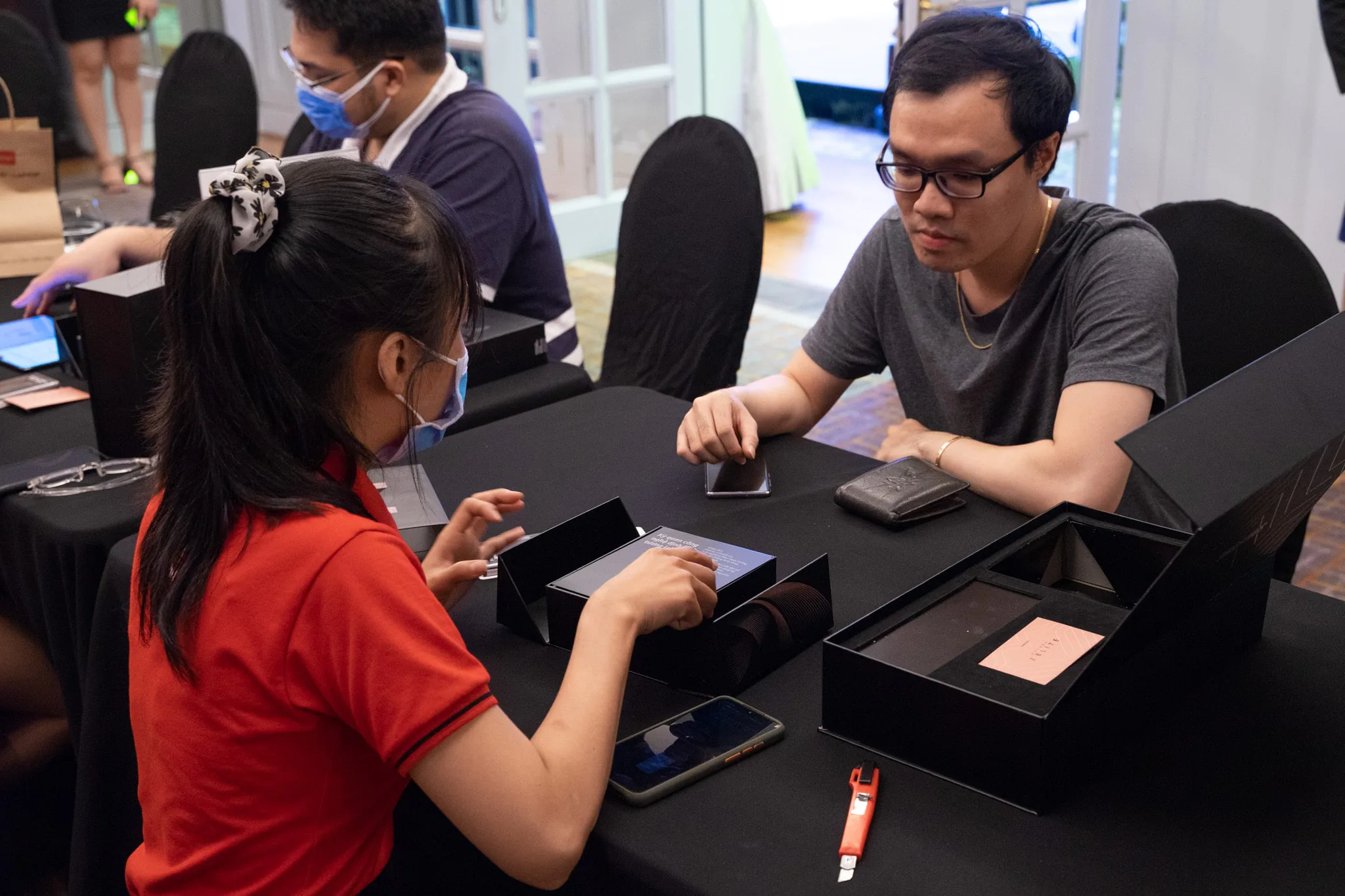 Galaxy Z Fold 2 mở bán tại CellphoneS, lập kỉ lục smartphone màn hình gập bán chạy nhất