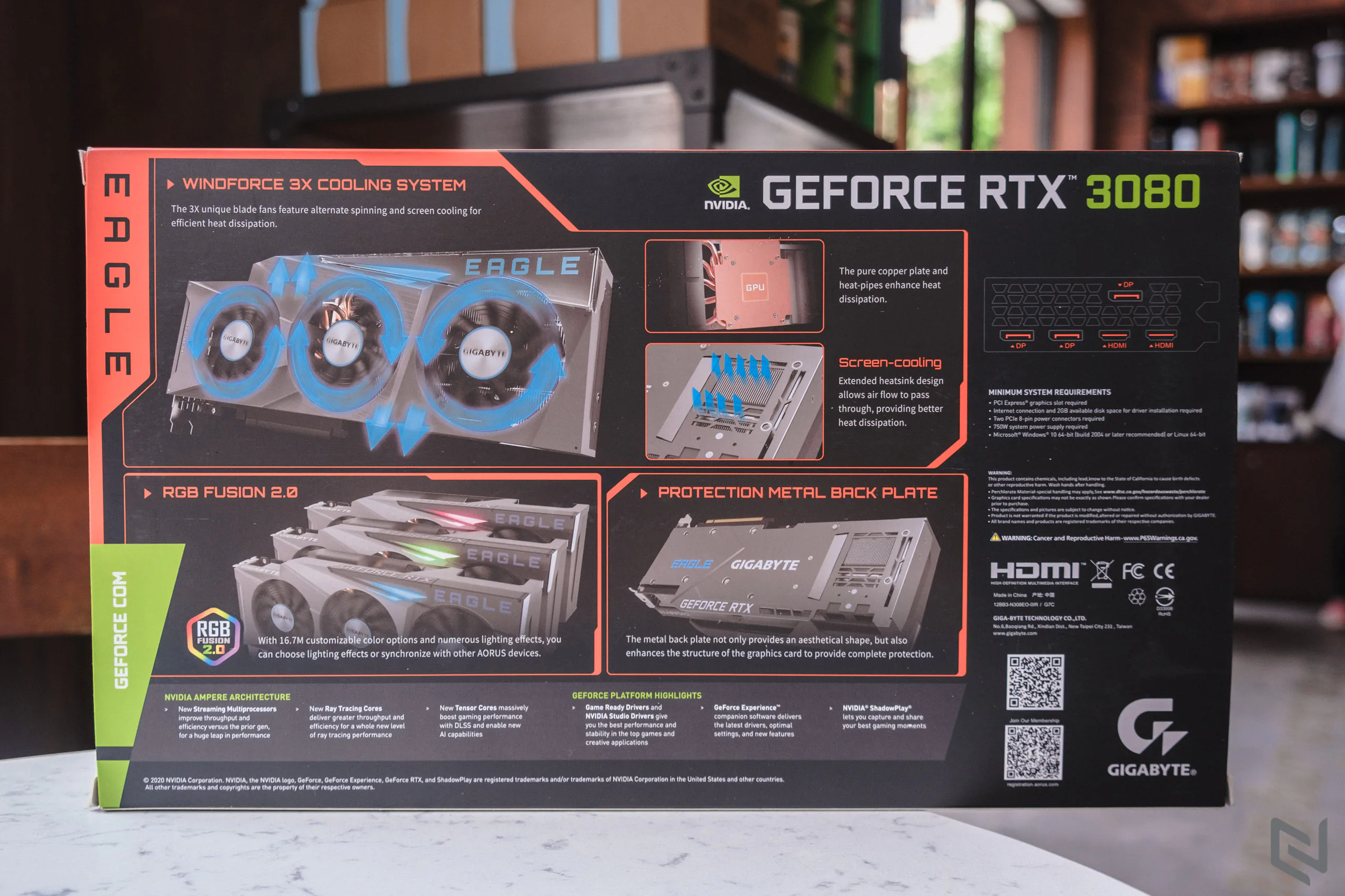 Trên tay card đồ hoạ GIGABYTE Geforce RTX 3080 EAGLE OC 10G mới: Hệ thống tản nhiệt mới mát hơn, mạnh mẽ hơn so với thế hệ trước và đẹp hơn rất nhiều
