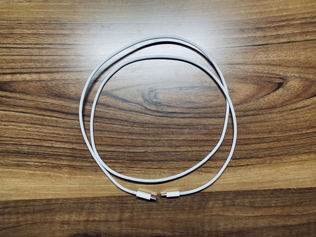 Xuất hiện ảnh rò rỉ về dây cáp bện USB-C to Lighting cho iPhone 12