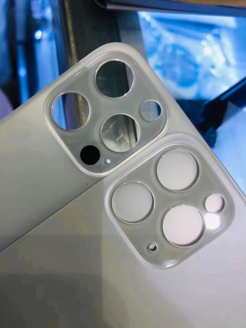 Lộ diện mặt kính sau iPhone 12 Pro với cụm camera có lỗ cho cảm biến LiDAR
