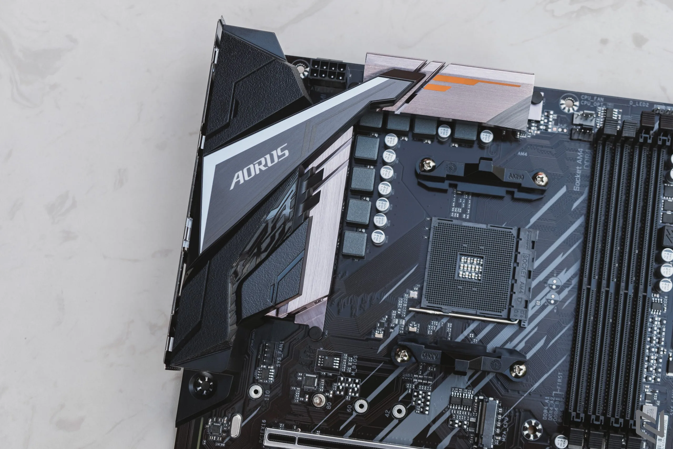 Trên tay bo mạch chủ Gigabyte A520 AORUS Elite: Hỗ trợ AMD Ryzen 3, đáp ứng mọi nhu cầu văn phòng của người dùng