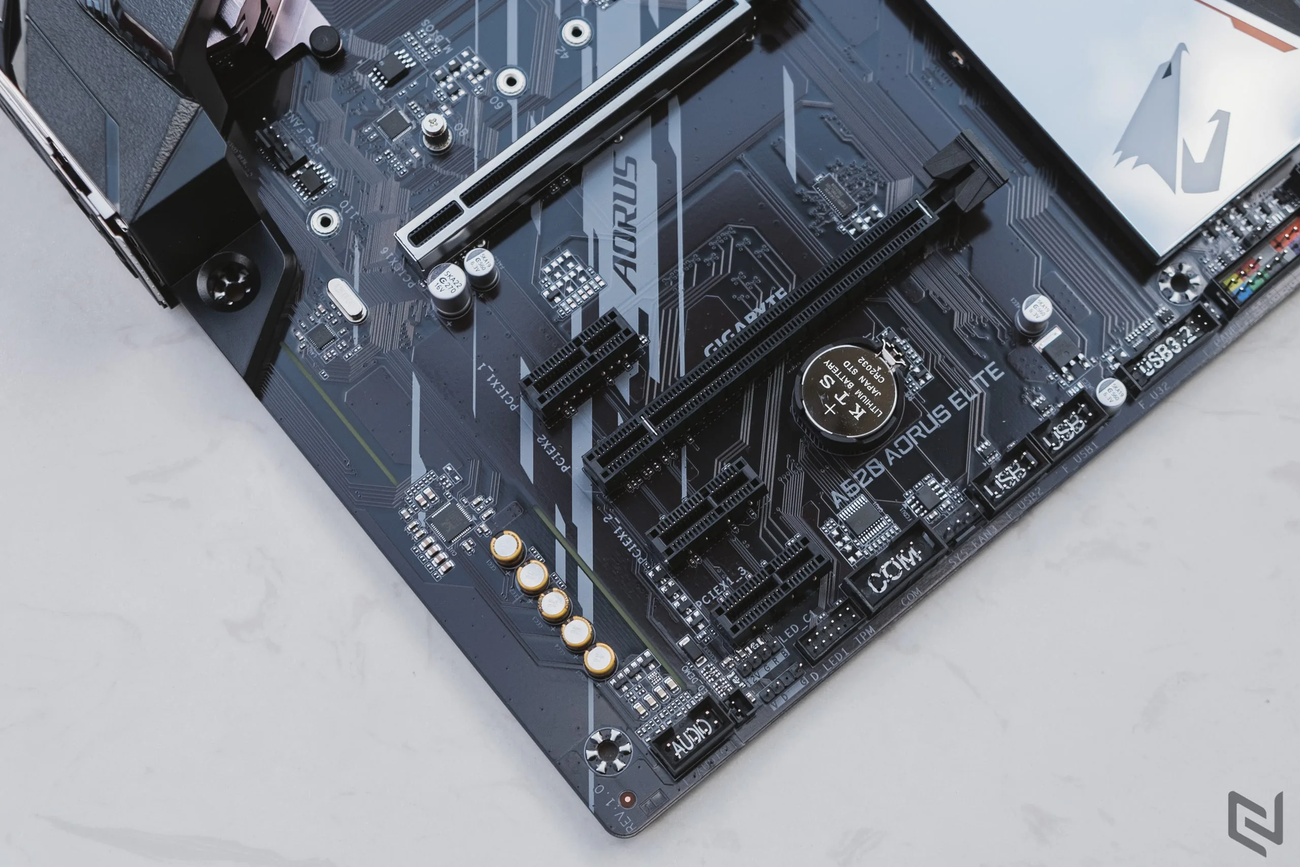 Trên tay bo mạch chủ Gigabyte A520 AORUS Elite: Hỗ trợ AMD Ryzen 3, đáp ứng mọi nhu cầu văn phòng của người dùng