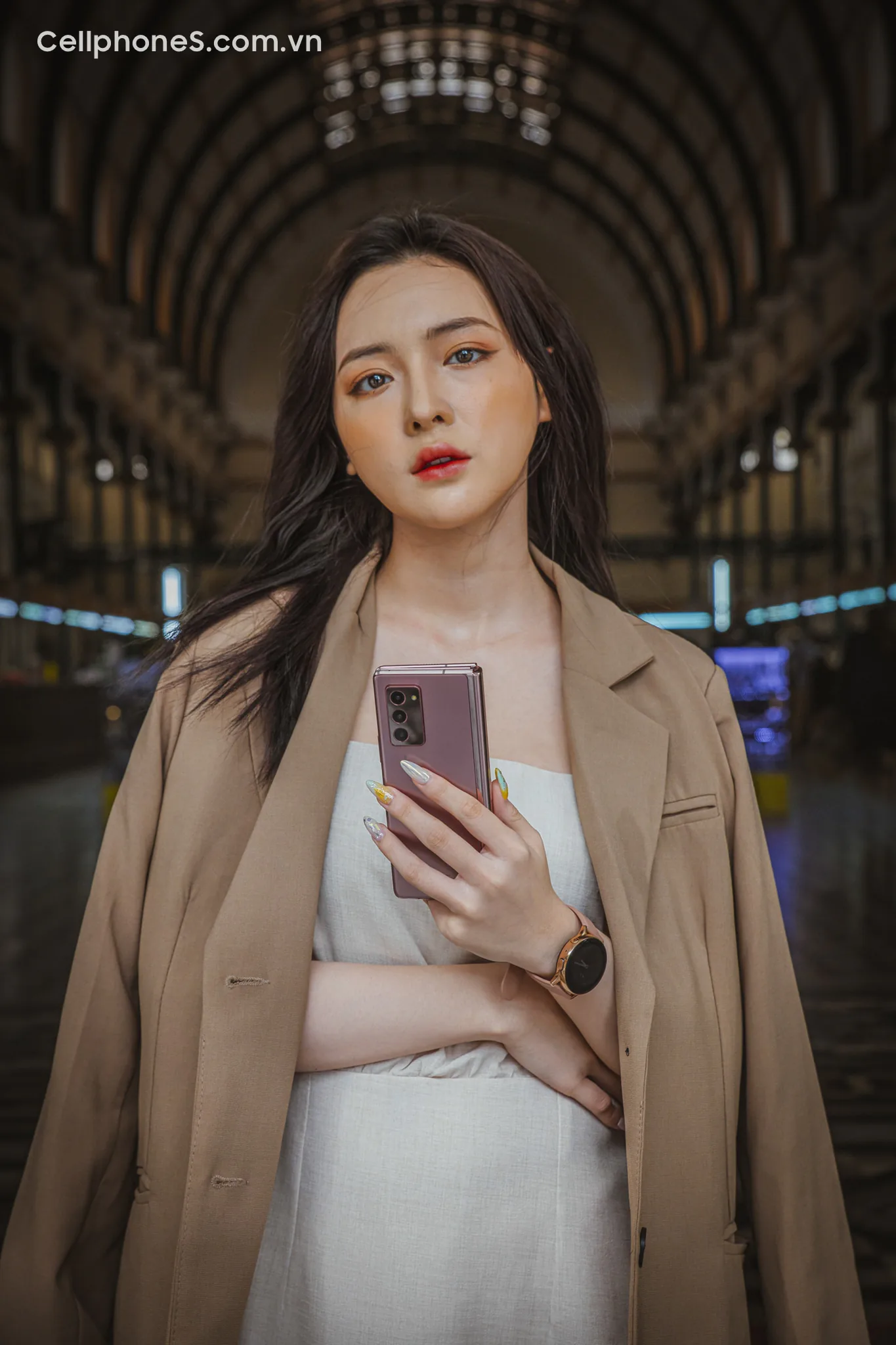 Galaxy Z Fold 2 mở bán tại CellphoneS, lập kỉ lục smartphone màn hình gập bán chạy nhất