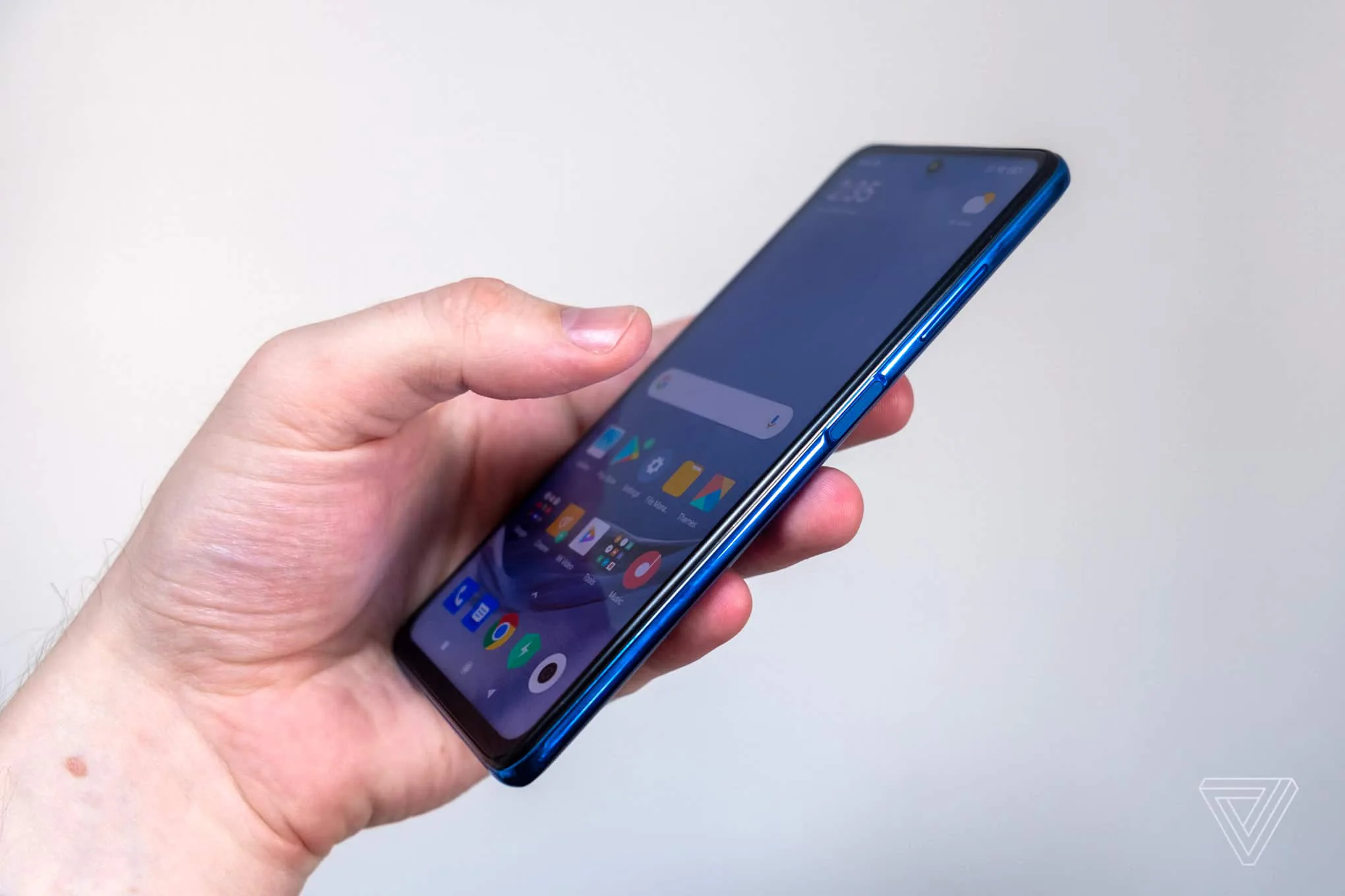 Poco X3 NFC ra mắt với pin khủng, màn hình 120Hz và giá từ 235 USD