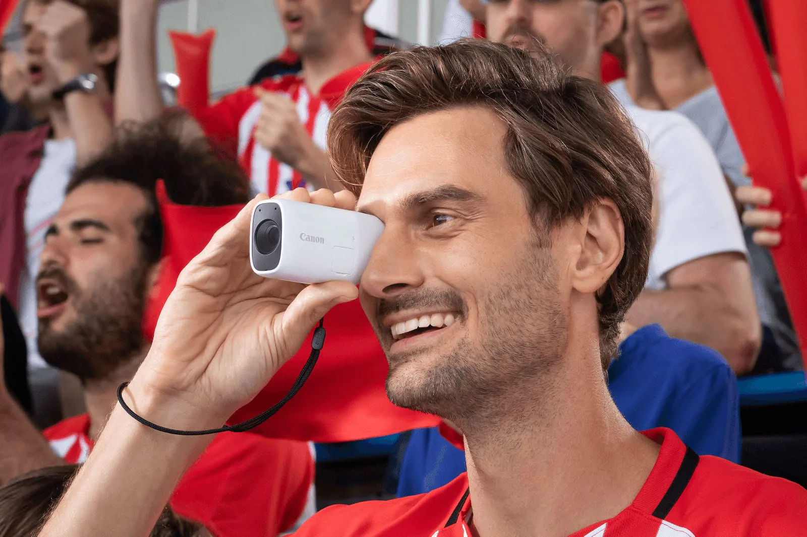 Canon giới thiệu PowerShot Zoom, camera có hình dạng ống nhòm kỳ lạ