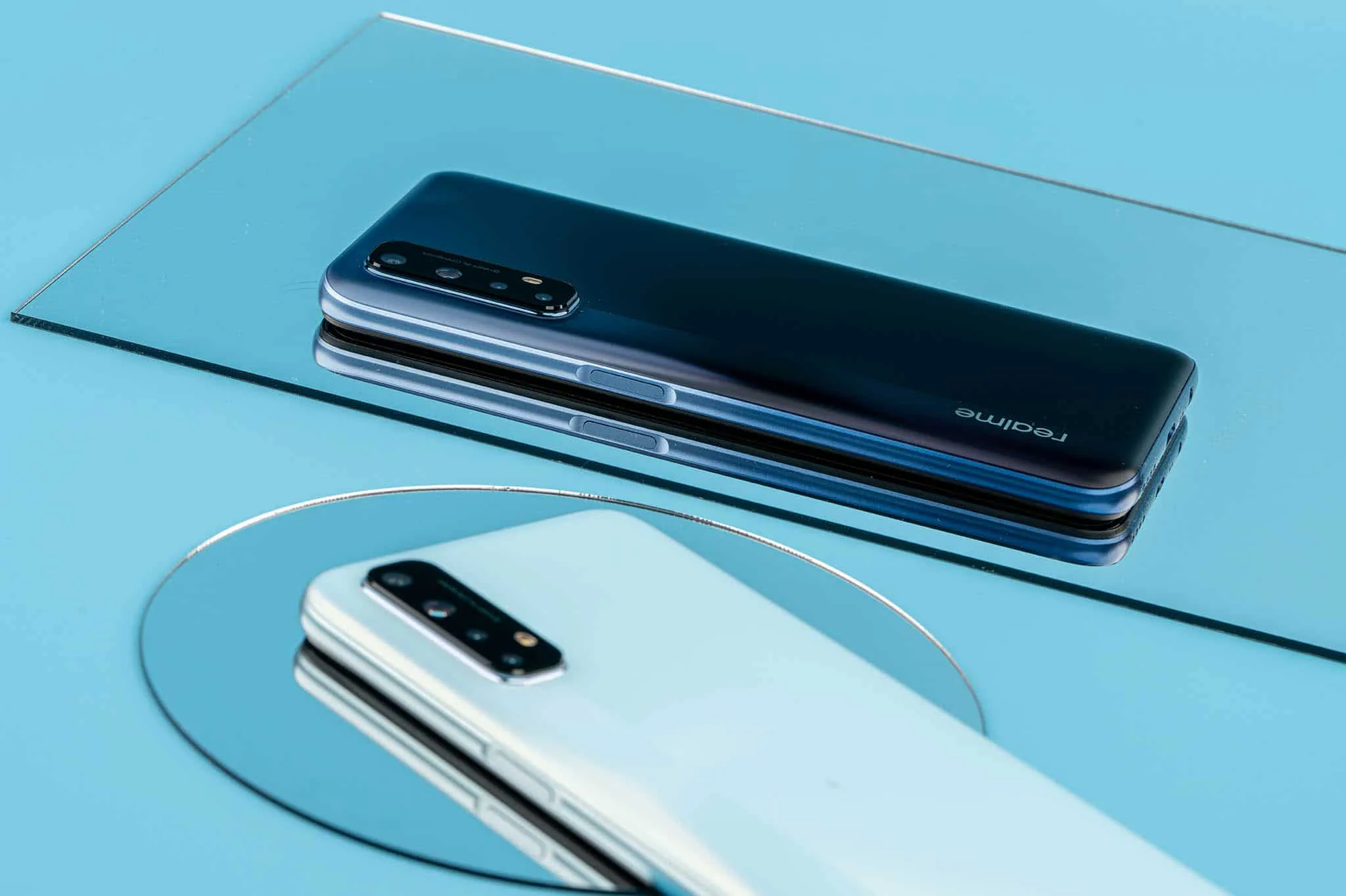 Mở hộp Realme 7: Nổi bật với màn hình 90Hz, pin khủng 5000mAh và camera 64MP