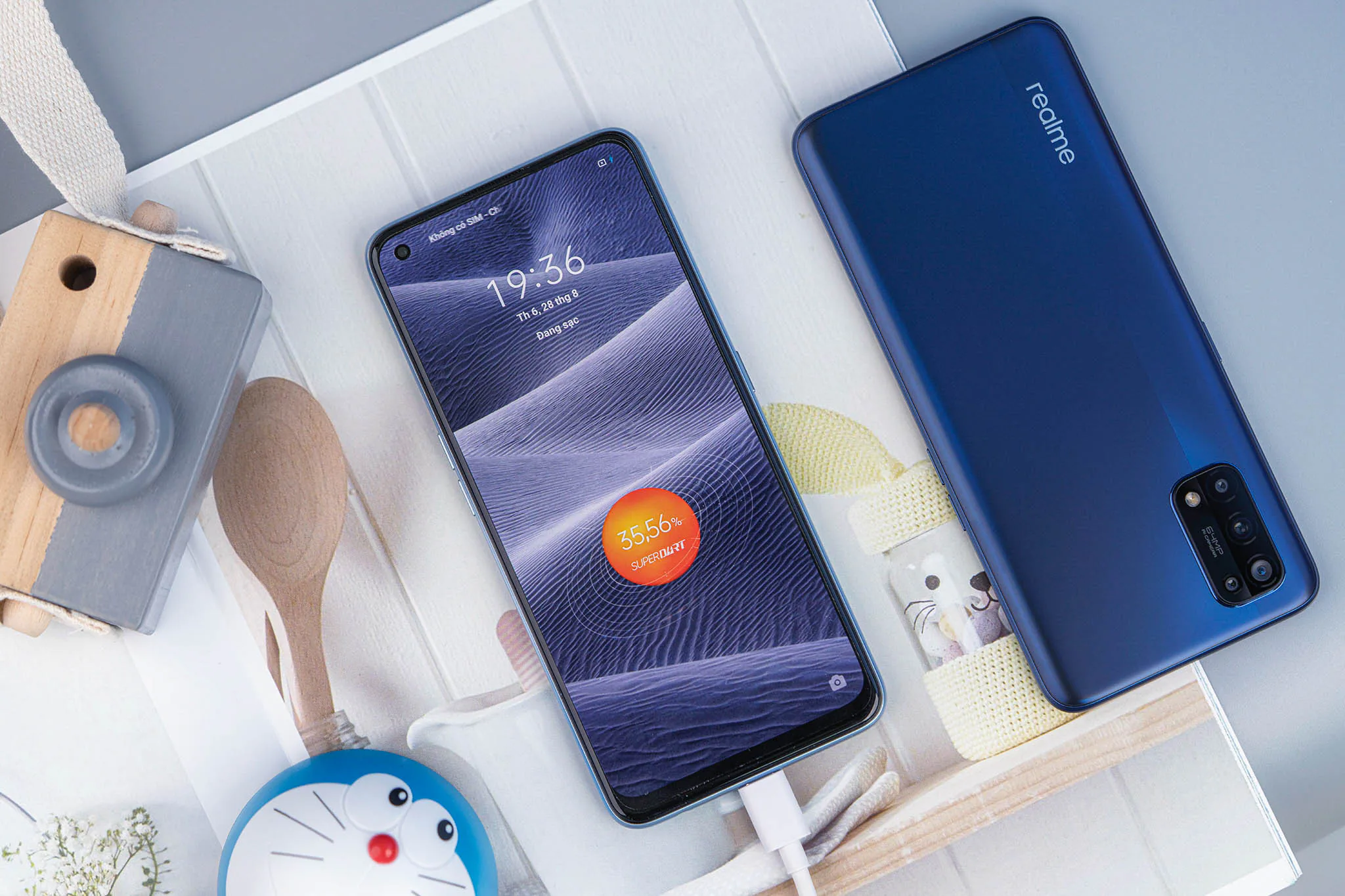 Mở hộp Realme 7 Pro: 4 camera, sạc siêu nhanh SuperDart Charge 65W ấn tượng
