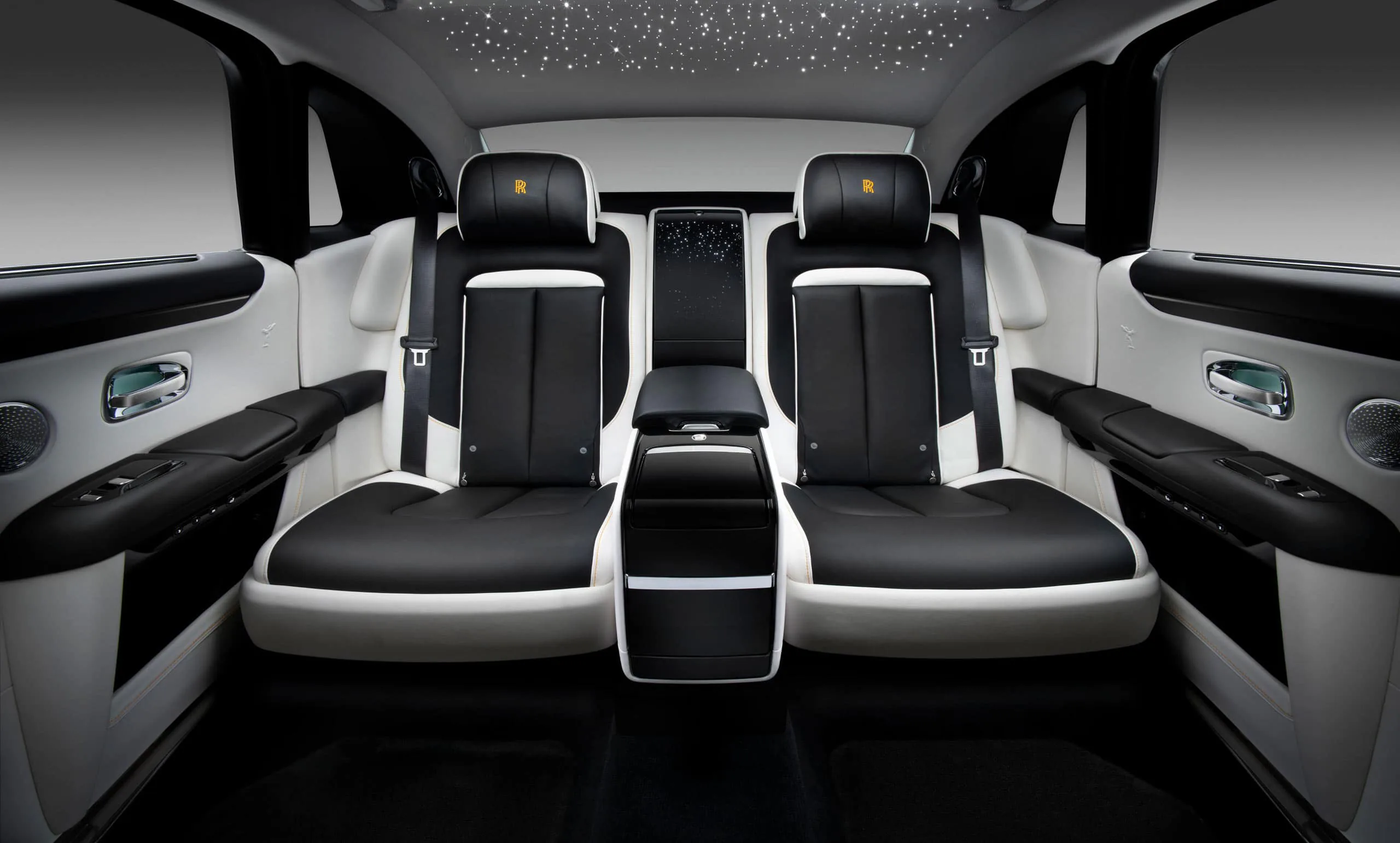 Rolls-Royce Ghost Extended ra mắt với nâng cấp nội thất rộng hơn