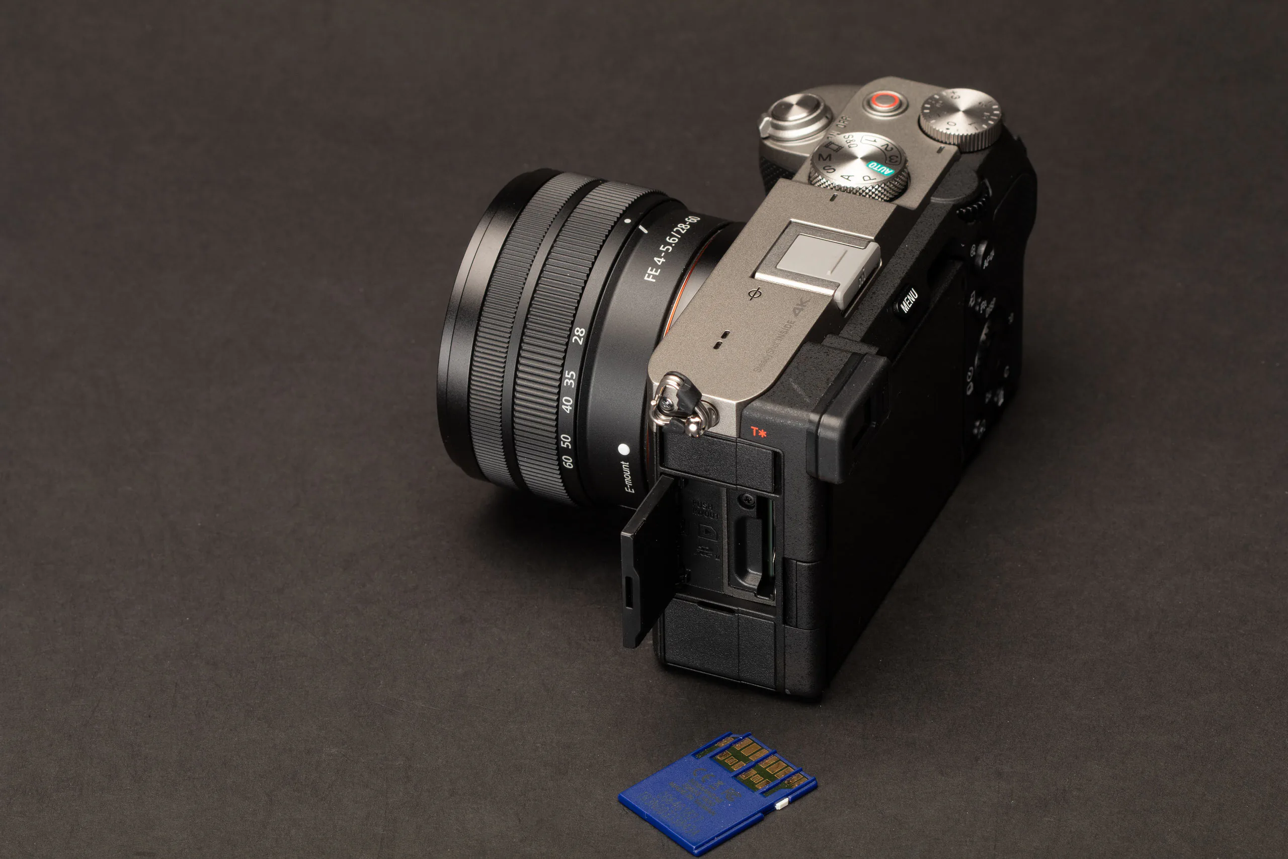 Sony a7C ra mắt: Máy ảnh full frame cho người di chuyển vội, cảm biến 24MP, thiết kế giống dòng A6xxx