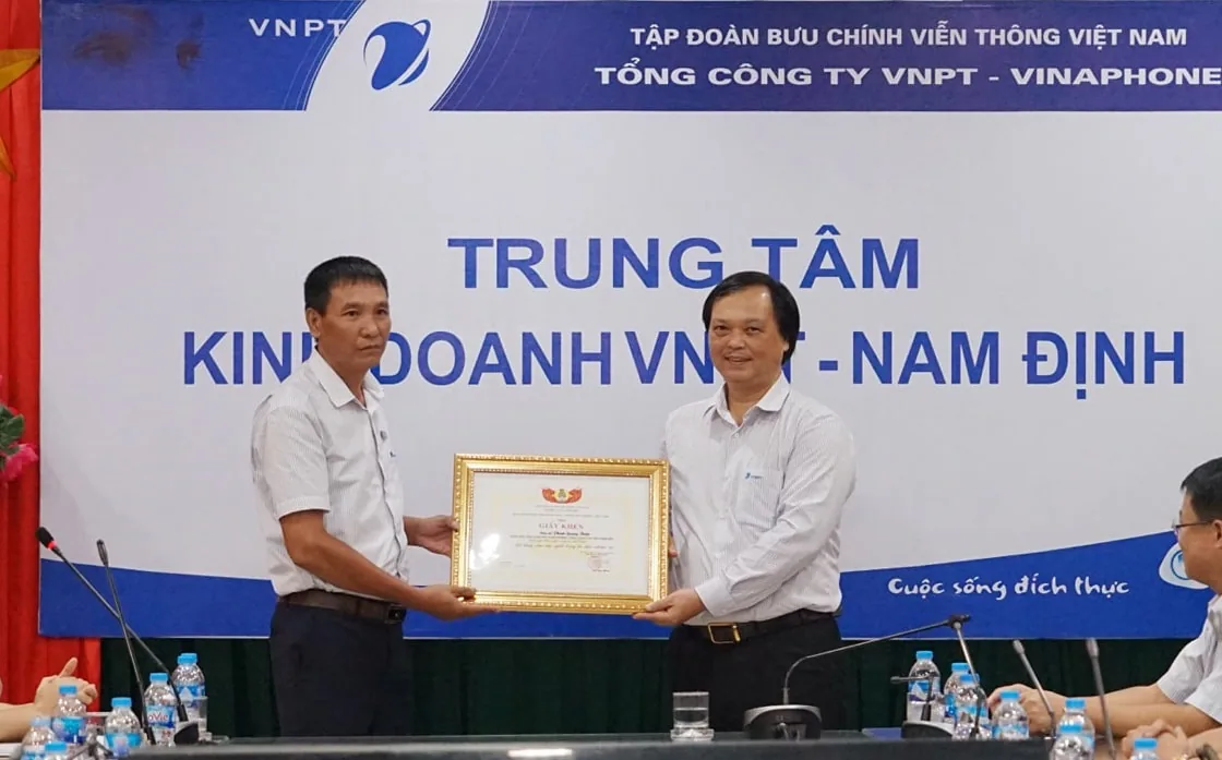 Người VinaPhone dũng cảm cứu hai em nhỏ bị rơi xuống sông