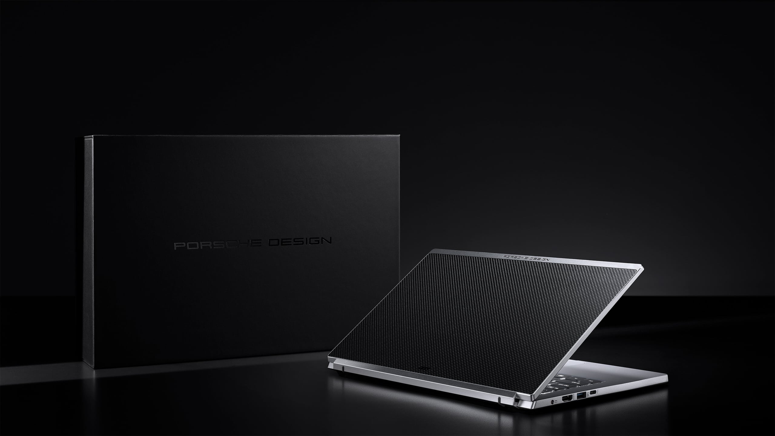 Porsche Design và Acer giới thiệu chiếc laptop Porsche Design Acer Book RS