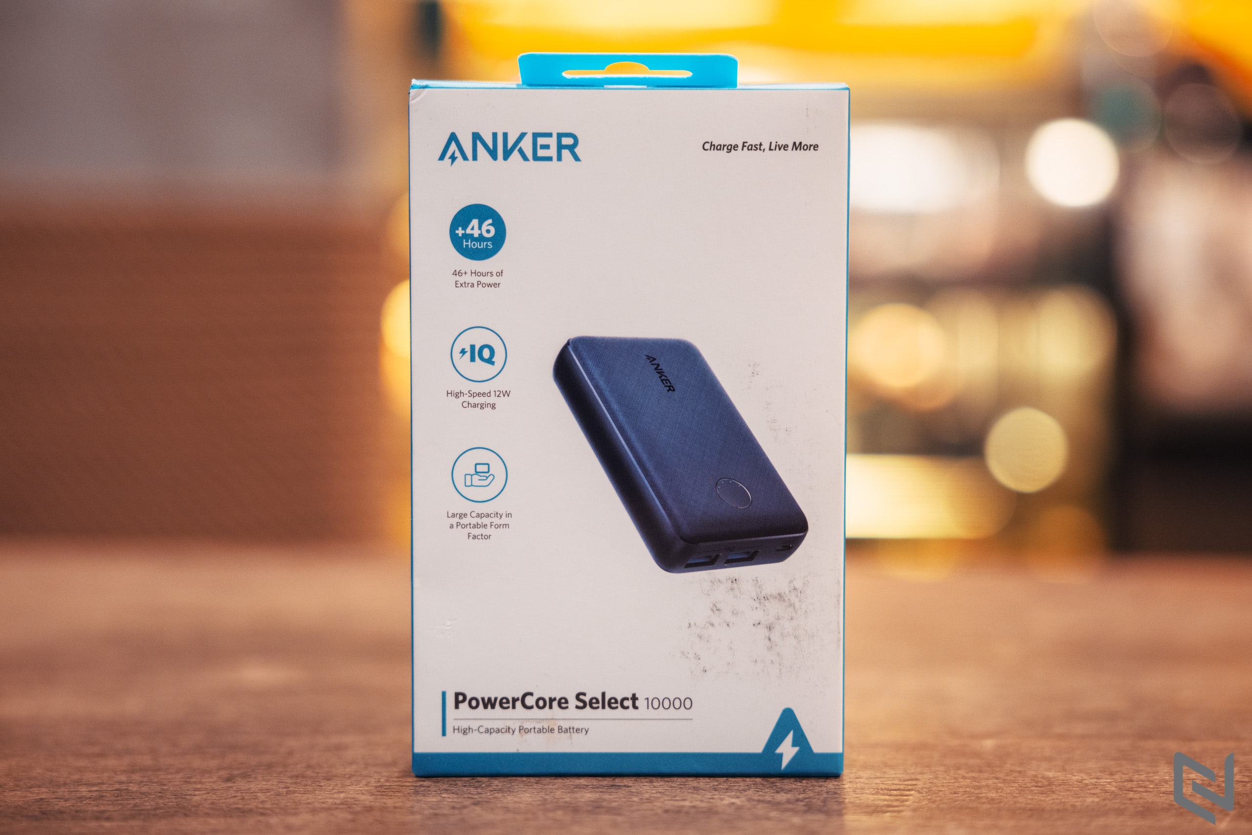 Sở hữu pin sạc dự phòng Anker PowerCore Select 10000 màu xanh độc quyền Shopee với mức giá chỉ 399,000 VND