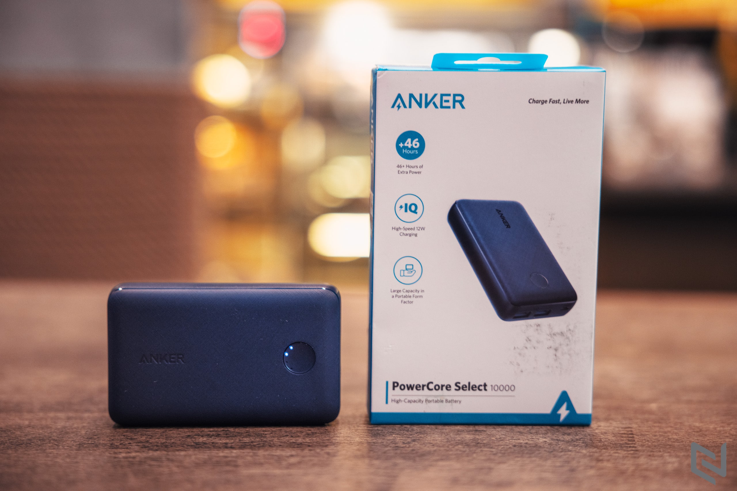 Sở hữu pin sạc dự phòng Anker PowerCore Select 10000 màu xanh độc quyền Shopee với mức giá chỉ 399,000 VND
