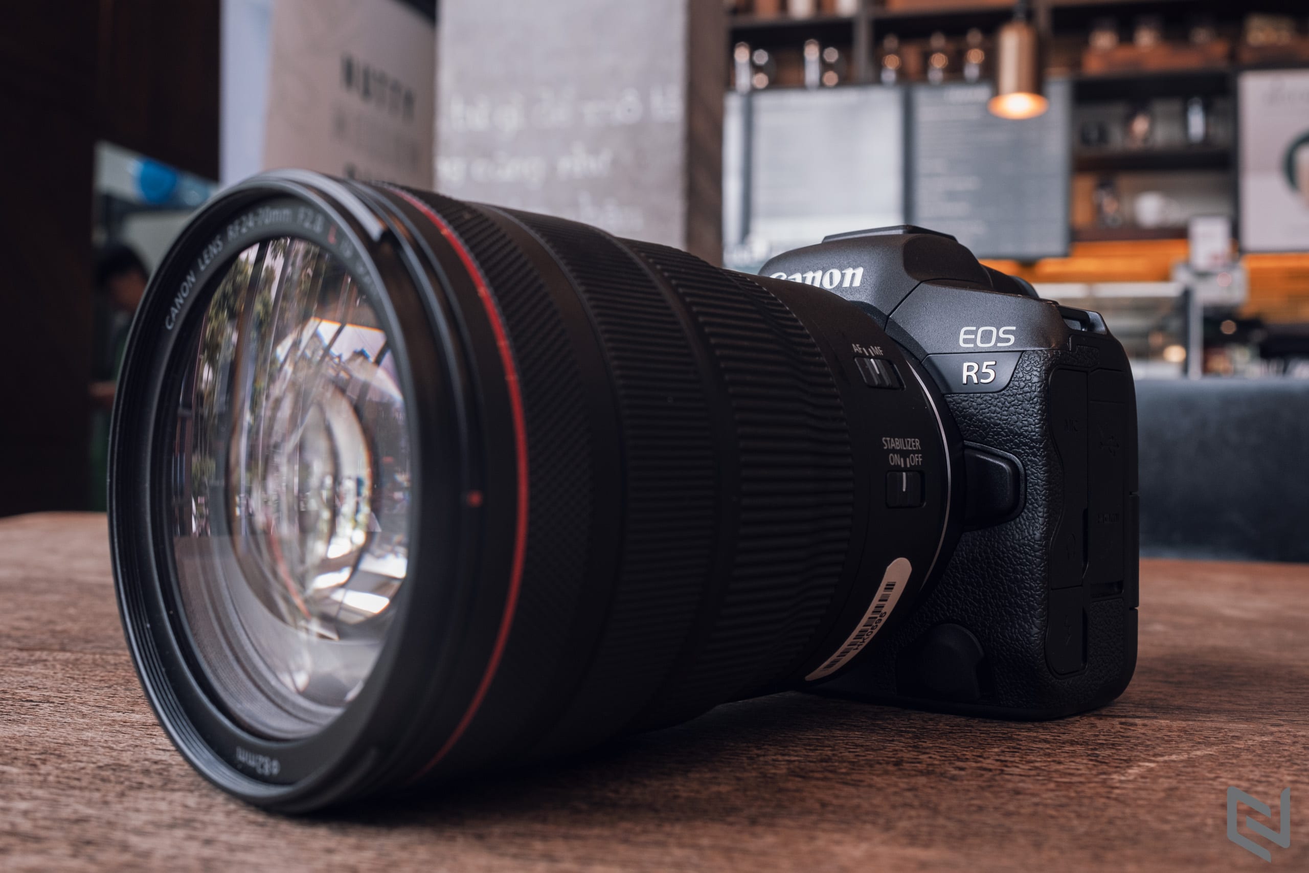 Canon kỉ niệm 20 năm liên tiếp giữ vị trí số 1 thị trường máy ảnh SLR và không gương lật