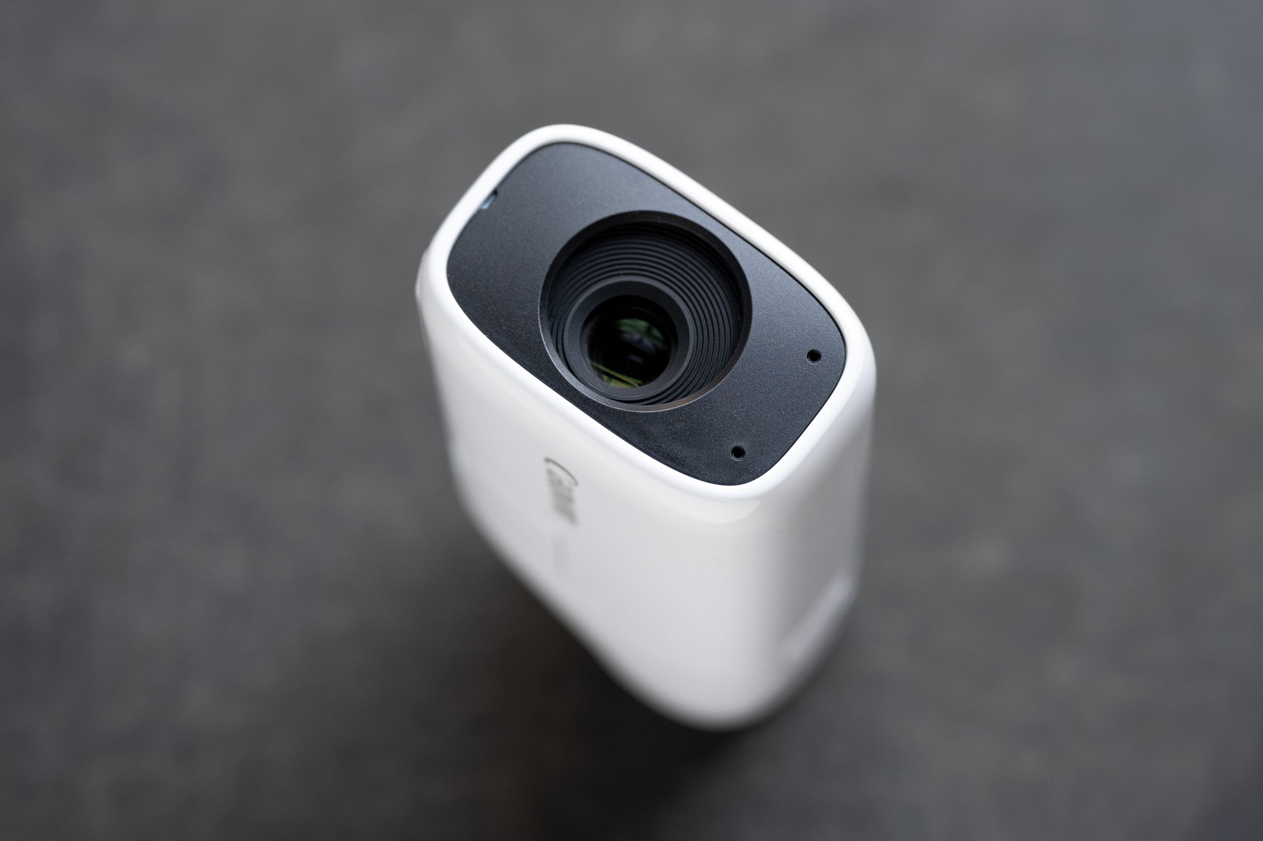 Canon ra mắt máy ảnh PowerShot Zoom nhỏ gọn, giống ống nhòm và có khả năng zoom 400mm