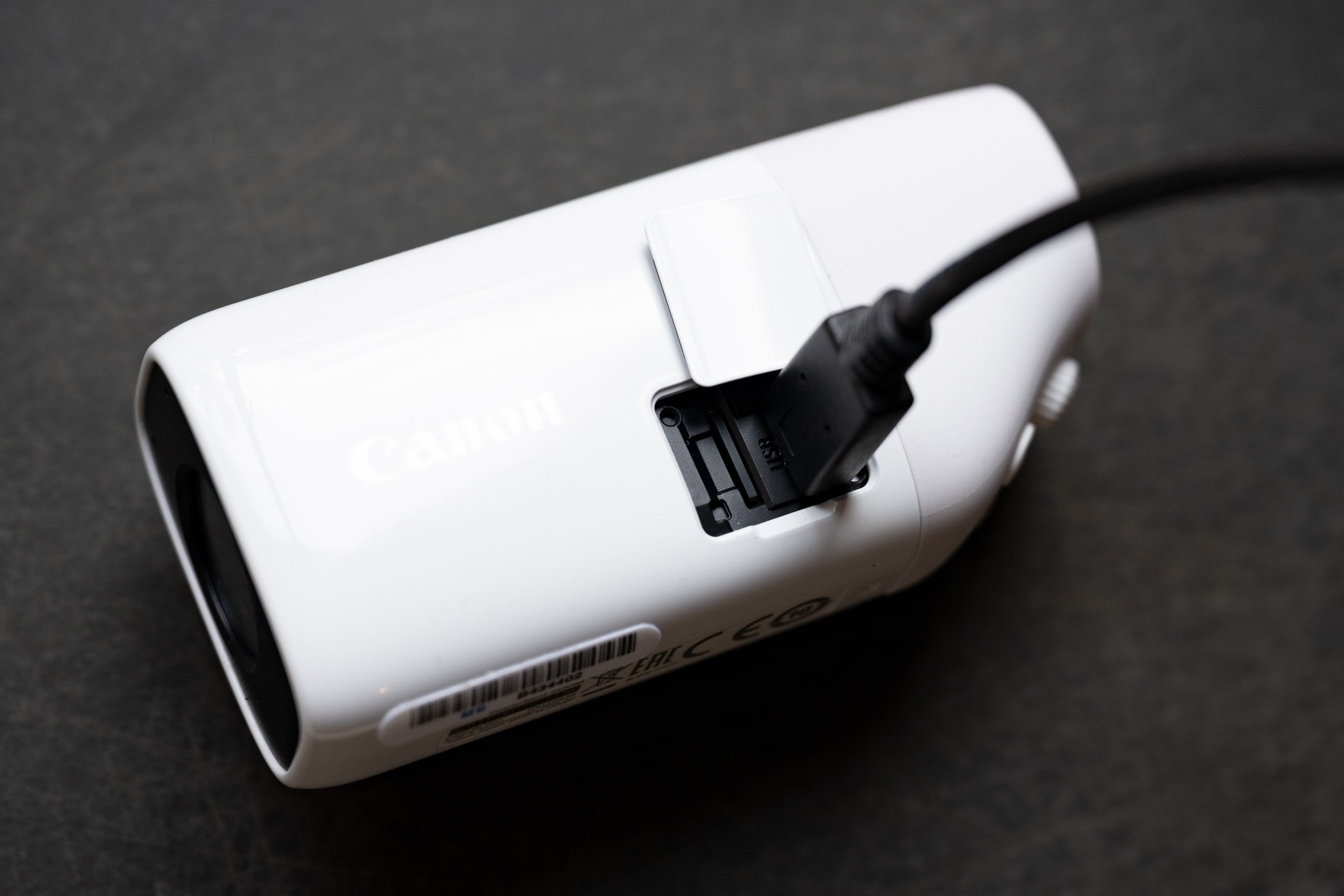 Canon ra mắt máy ảnh PowerShot Zoom nhỏ gọn, giống ống nhòm và có khả năng zoom 400mm