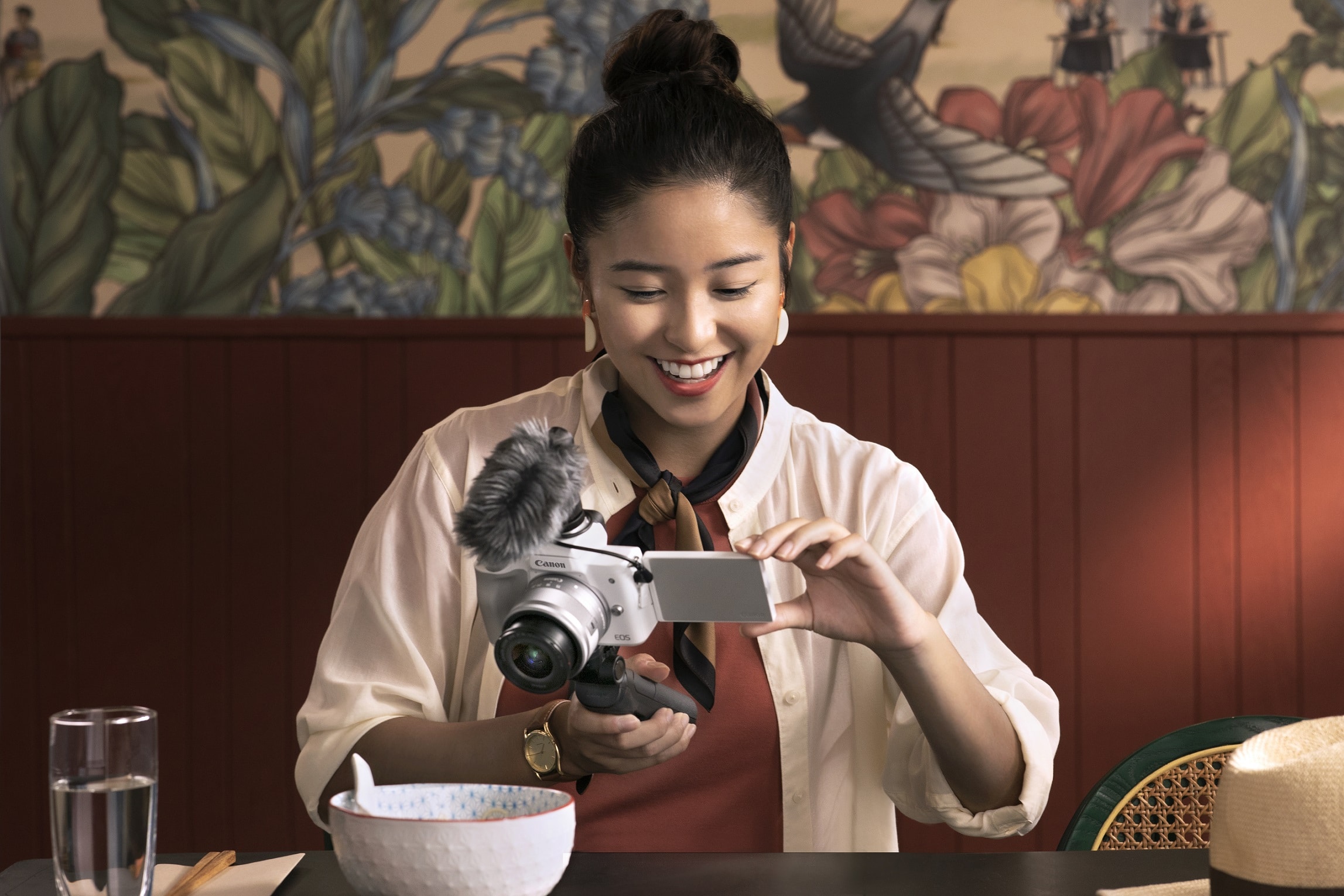 Canon EOS M50 Mark II chính thức ra mắt tại Việt Nam, giá 16,000,000 VND