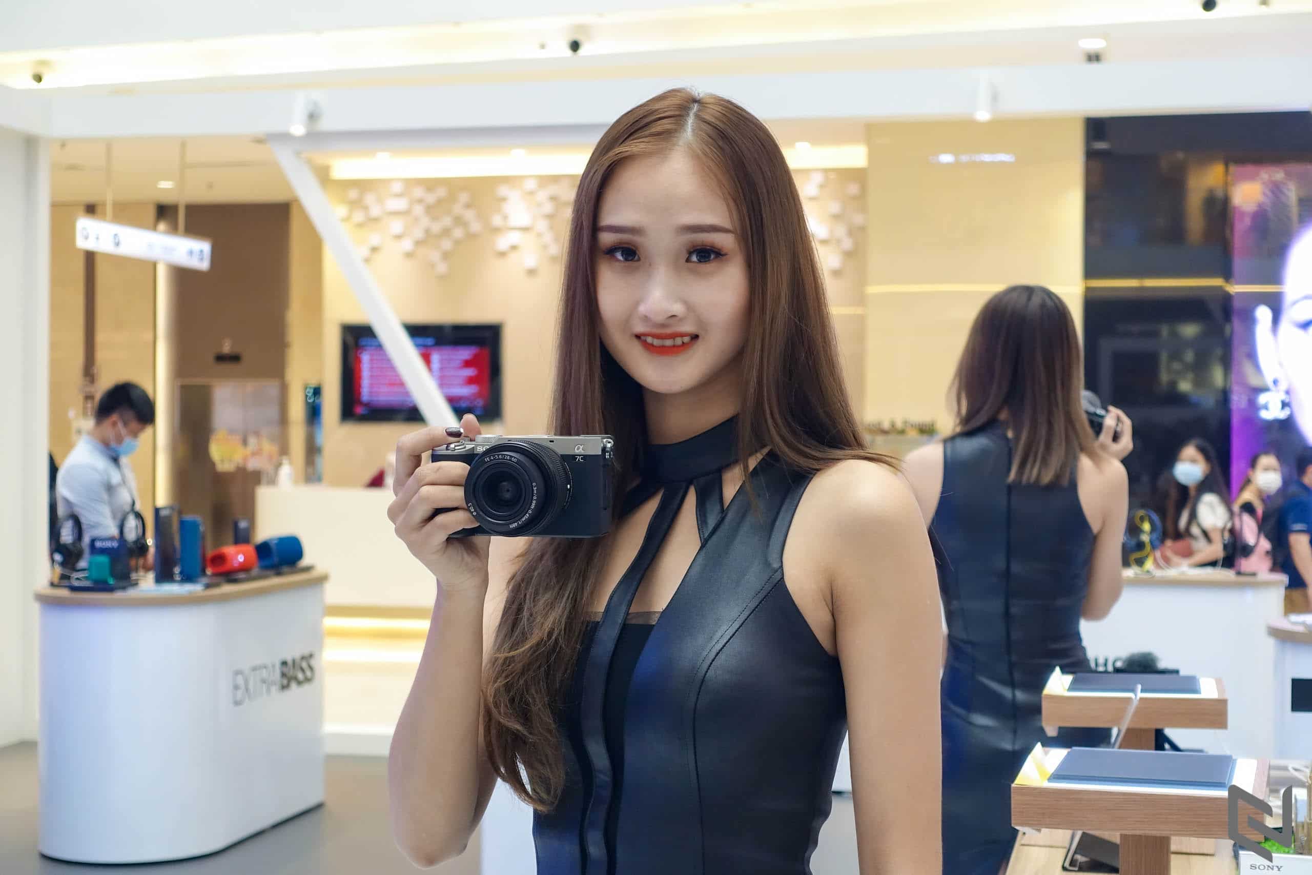 Sony Electronics Việt Nam ra mắt máy ảnh Alpha 7C và ống kính Zoom, hệ thống máy ảnh full-frame nhỏ và nhẹ nhất thế giới