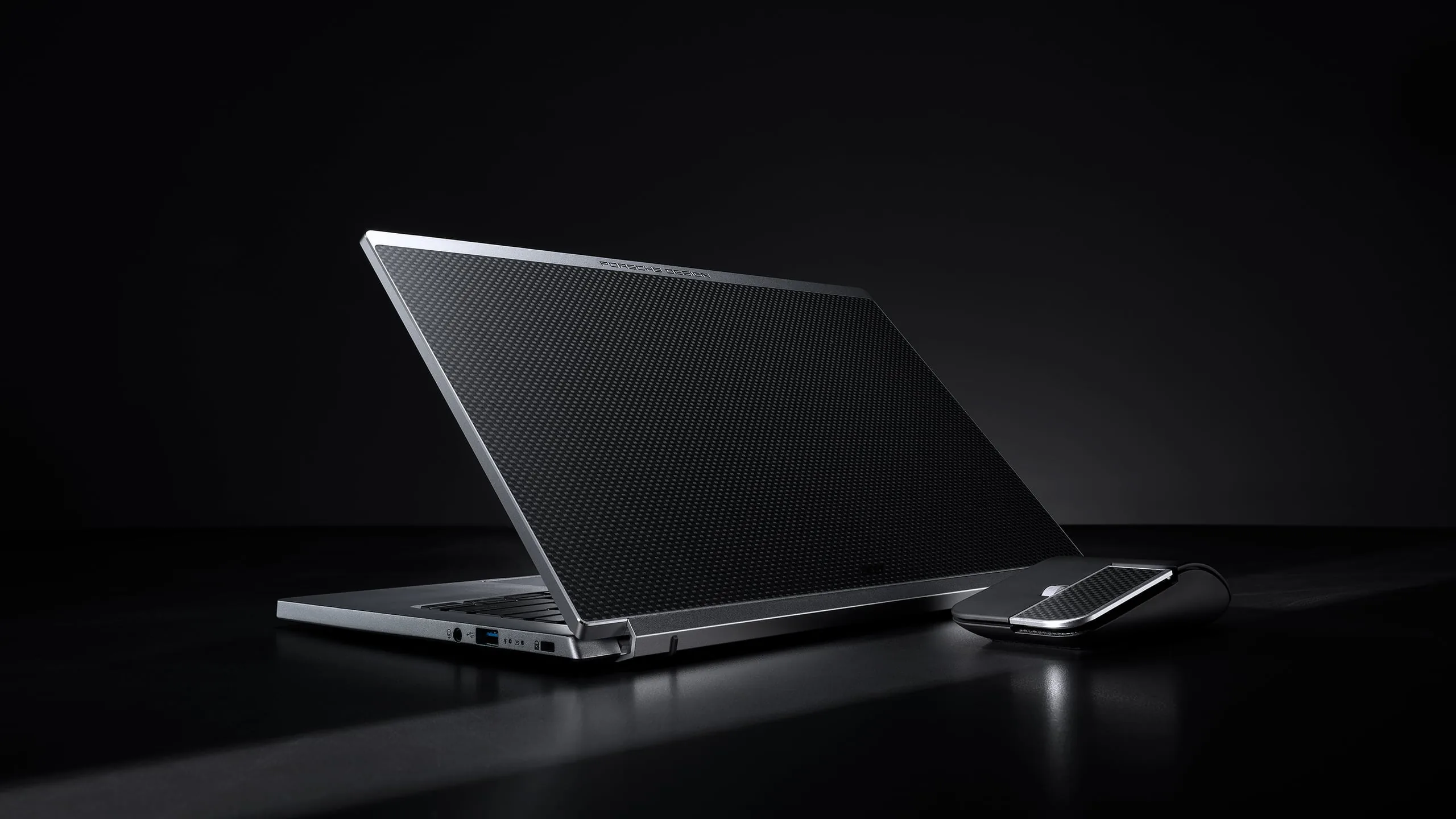 Porsche Design và Acer giới thiệu chiếc laptop Porsche Design Acer Book RS