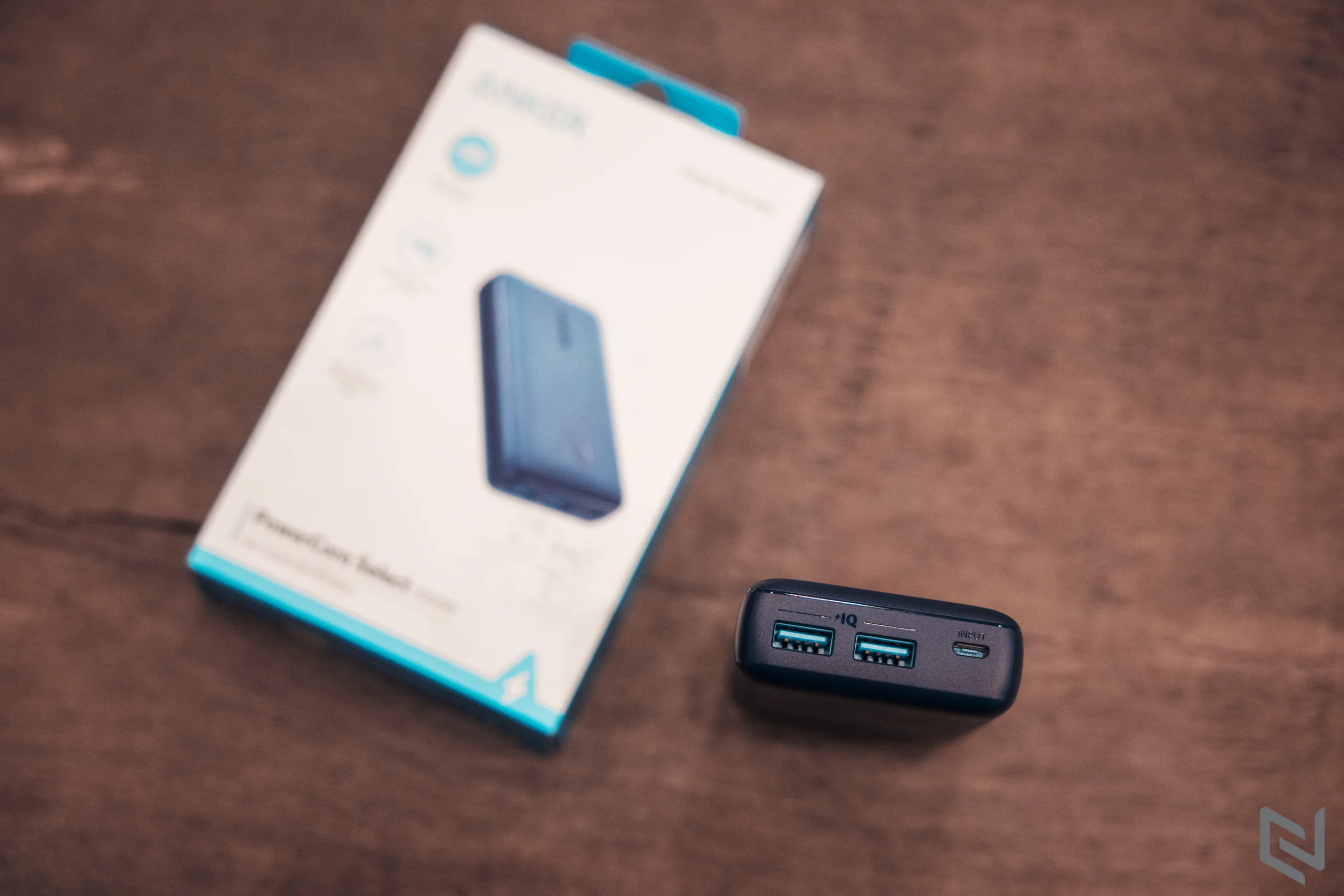 Sở hữu pin sạc dự phòng Anker PowerCore Select 10000 màu xanh độc quyền Shopee với mức giá chỉ 399,000 VND