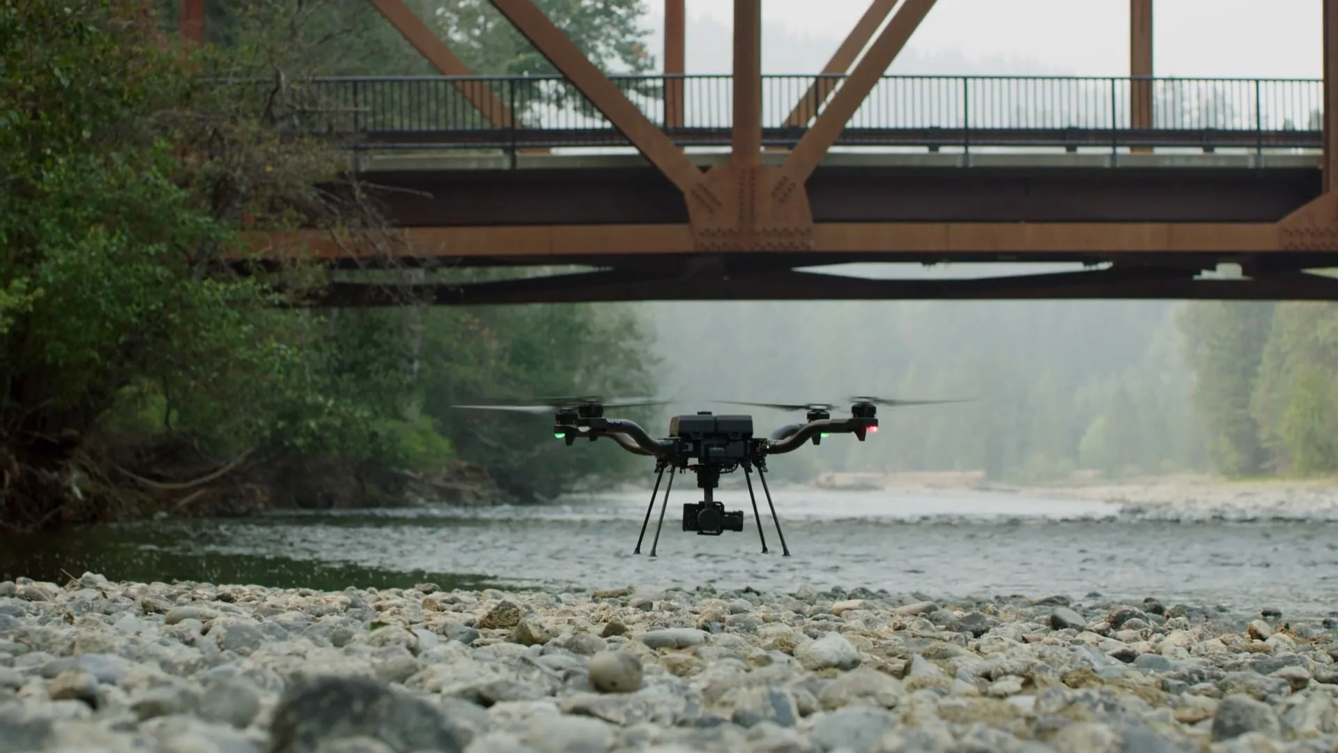 Freely Systems giới thiệu drone Astro 4 cánh quạt có khả năng tải lên đến gần 1kg