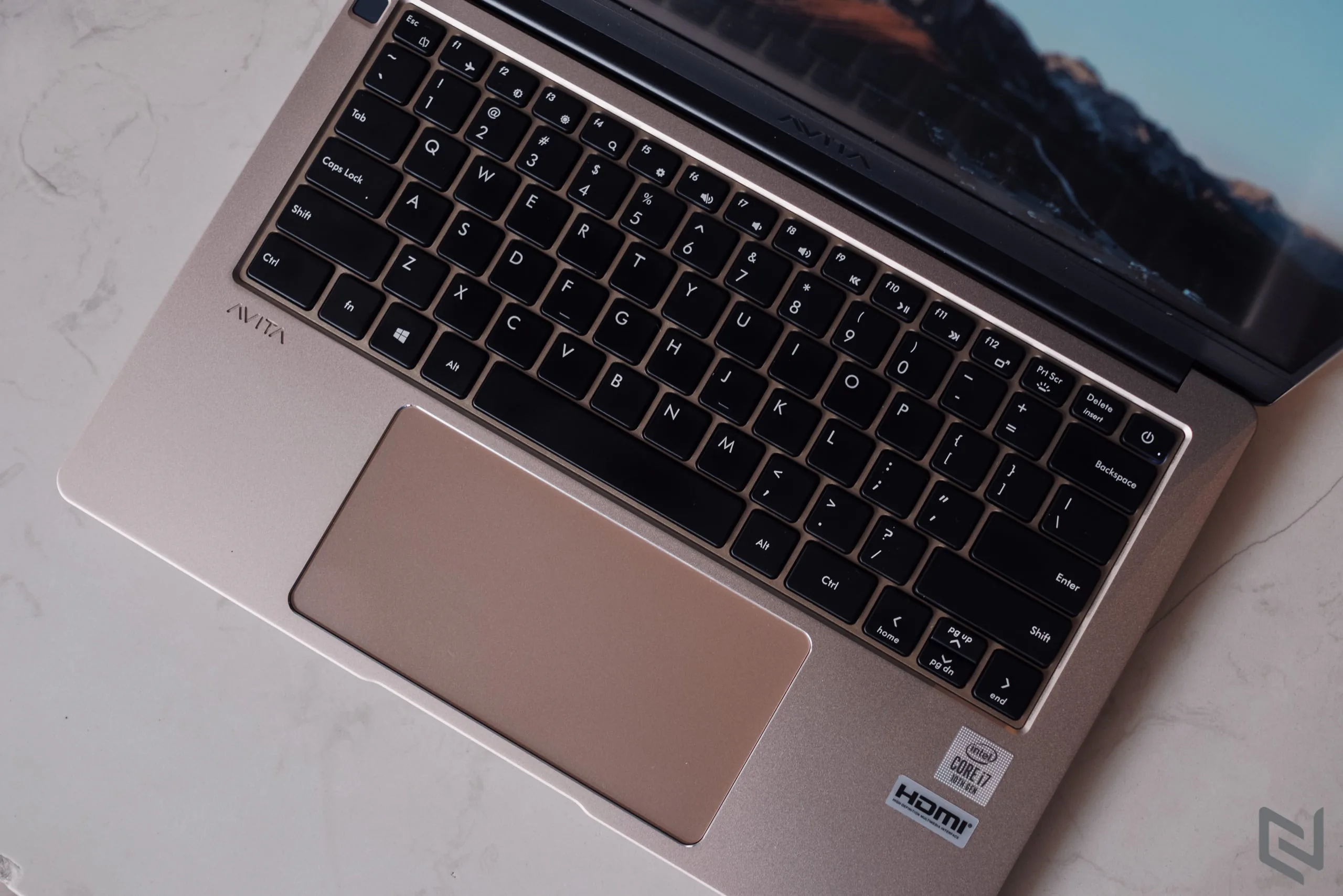Trên tay laptop Avita Liber V14