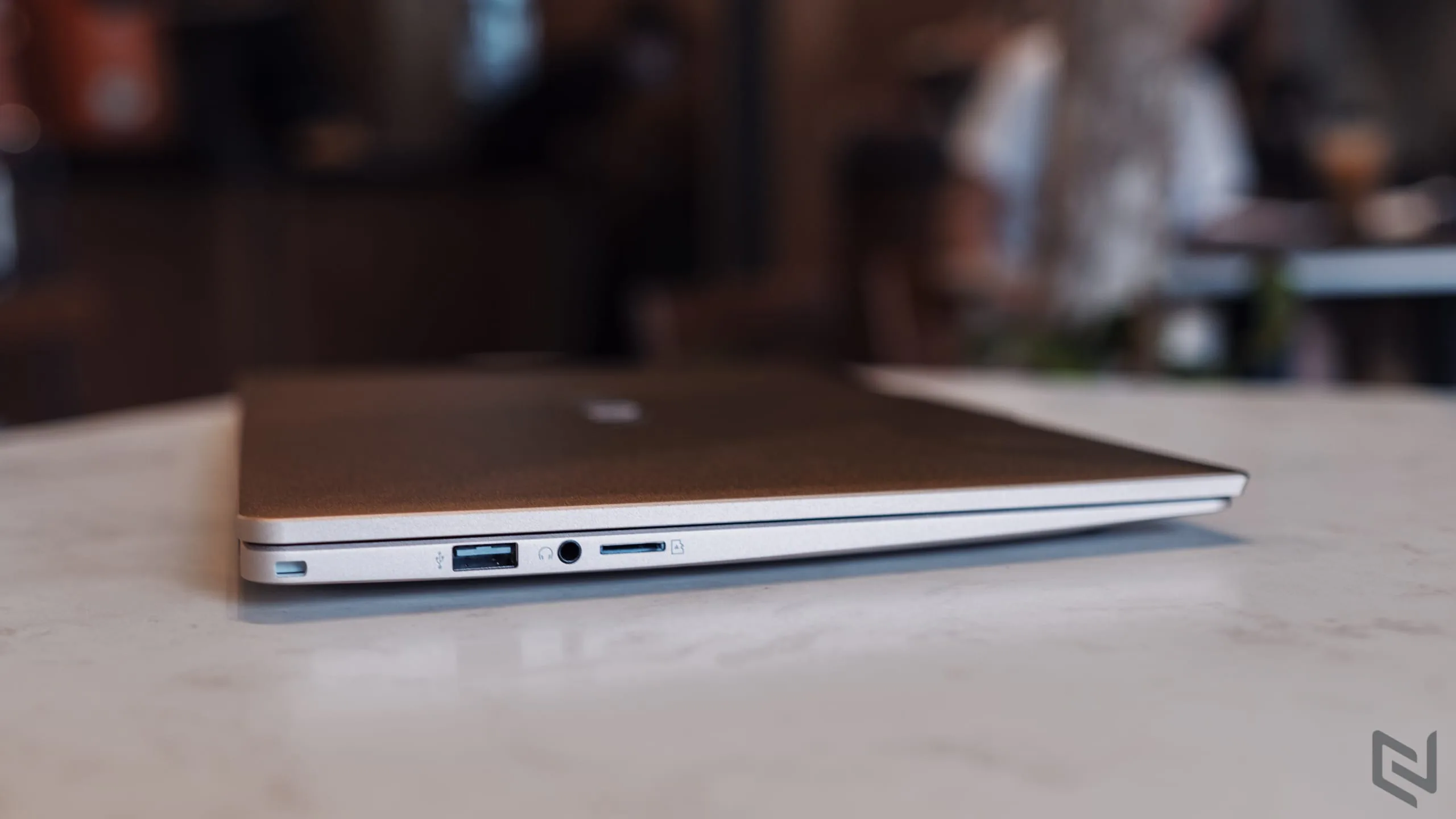 Trên tay laptop Avita Liber V14