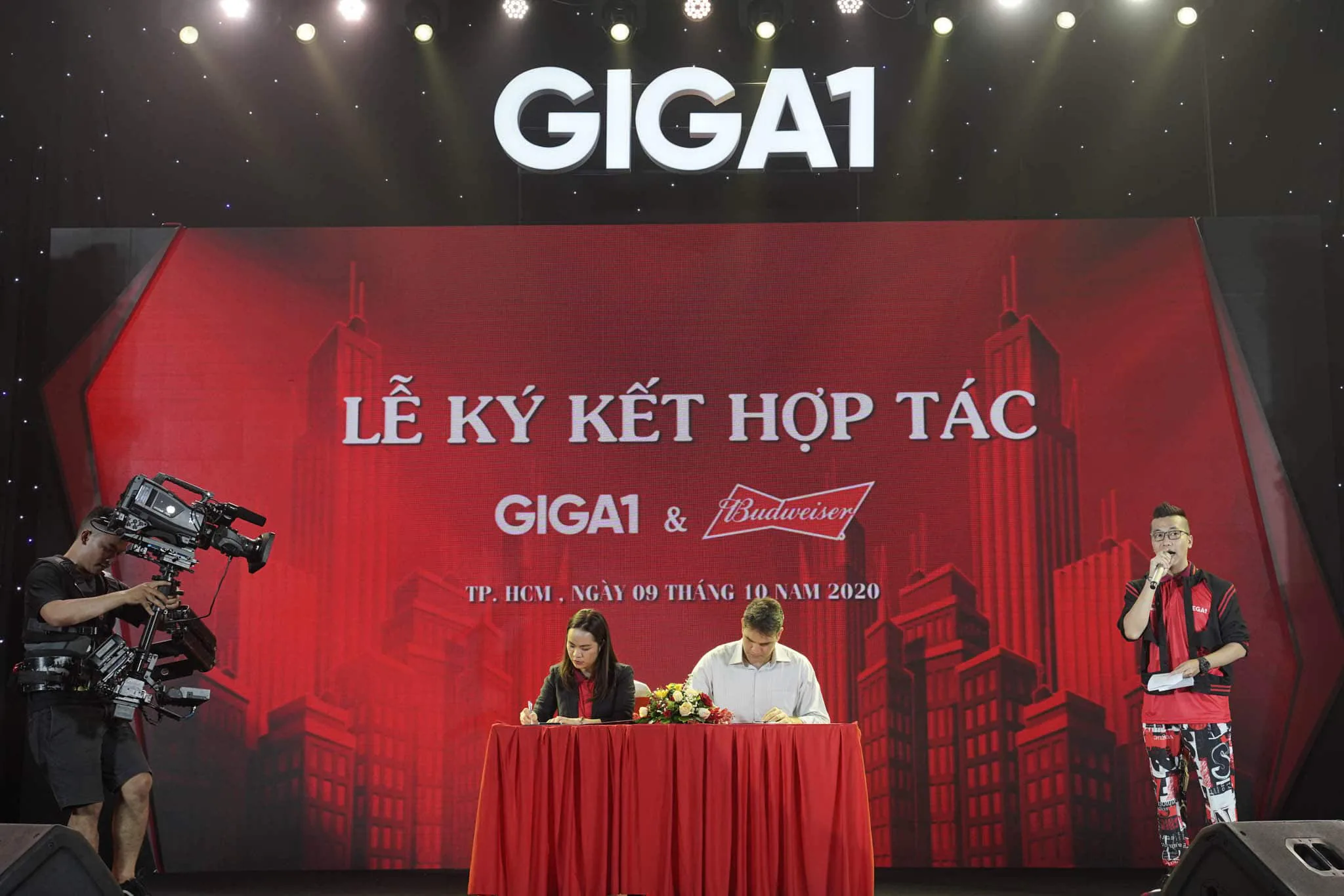 Tham vọng phủ 30,000 điểm tạp hoá tại TP.Hồ Chí Minh trong vòng 1 tháng, Yeah1 lộ diện “đứa con Bán lẻ 4.0” – Giga1