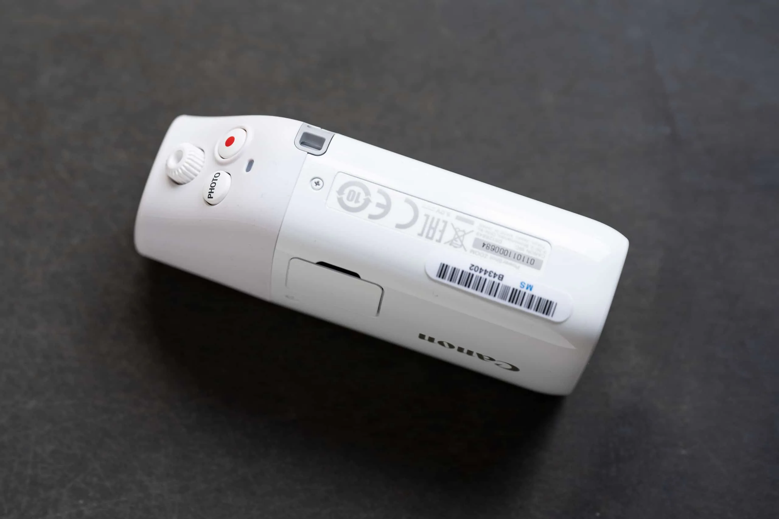 Canon ra mắt máy ảnh PowerShot Zoom nhỏ gọn, giống ống nhòm và có khả năng zoom 400mm