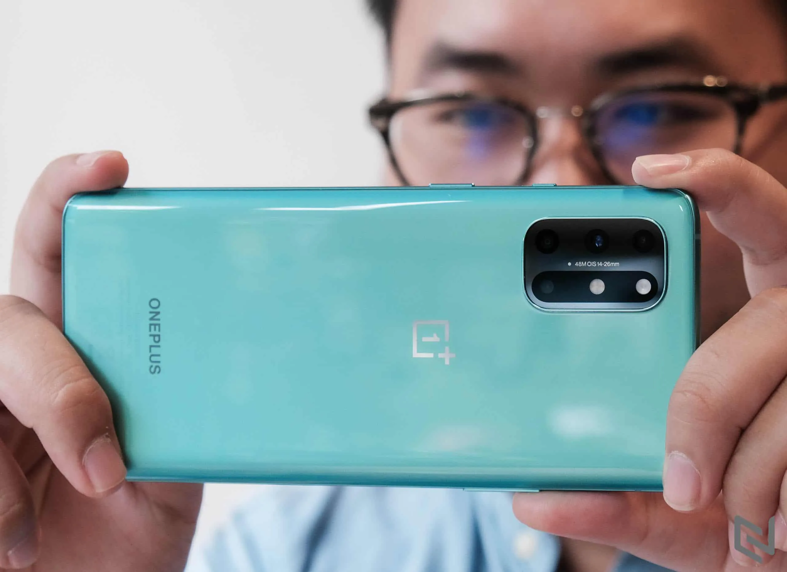 Đánh giá OnePlus 8T 5G: Flagship giá hời đáng mua nhất