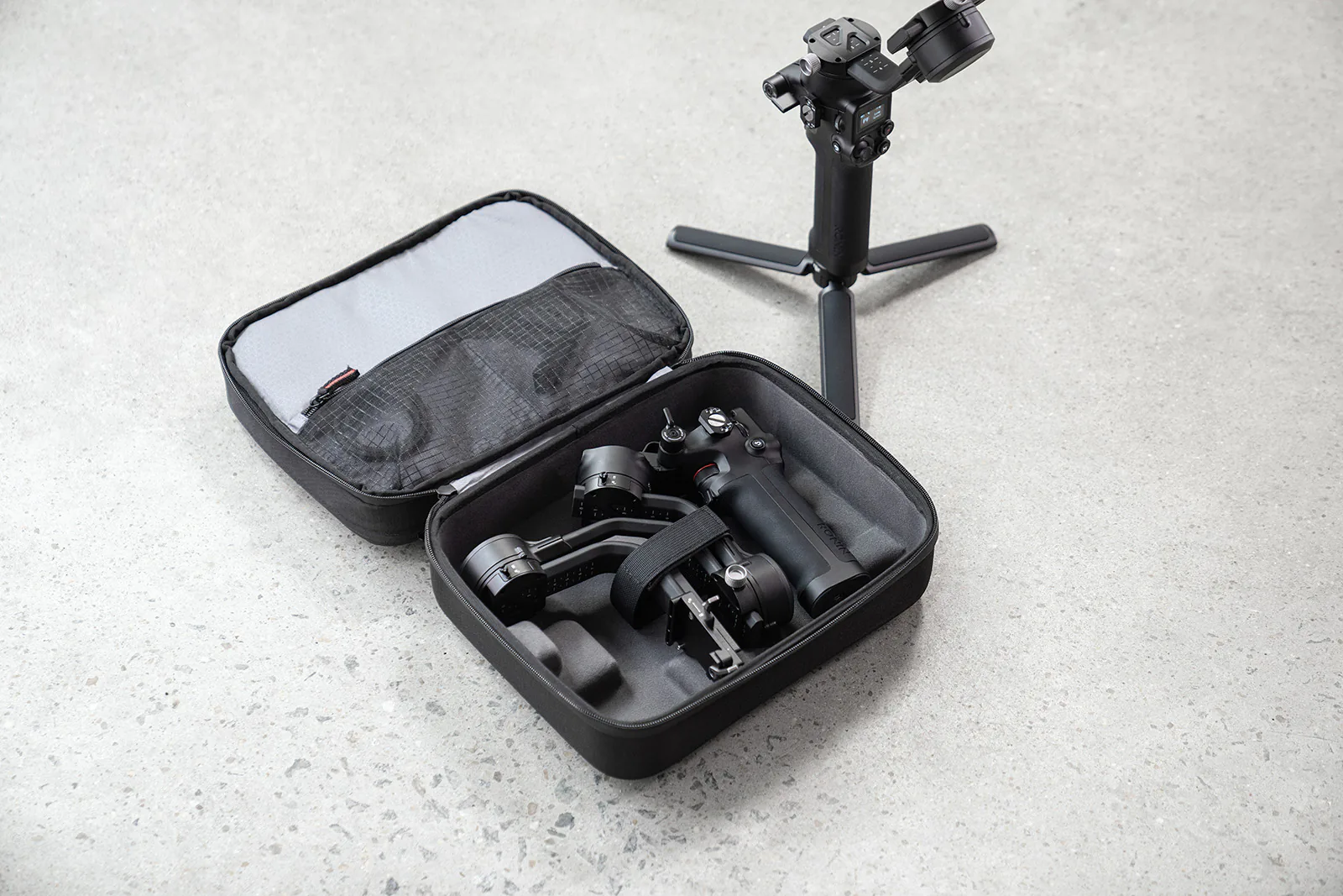 DJI đổi tên dòng gimbal Ronin thành dòng R với sự ra mắt RS 2 và RSC 2