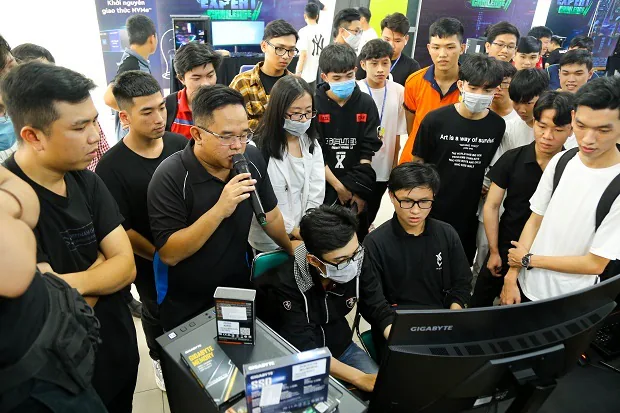 Expert Challenge 2020 thu hút hơn 1000 sinh viên tham dự
