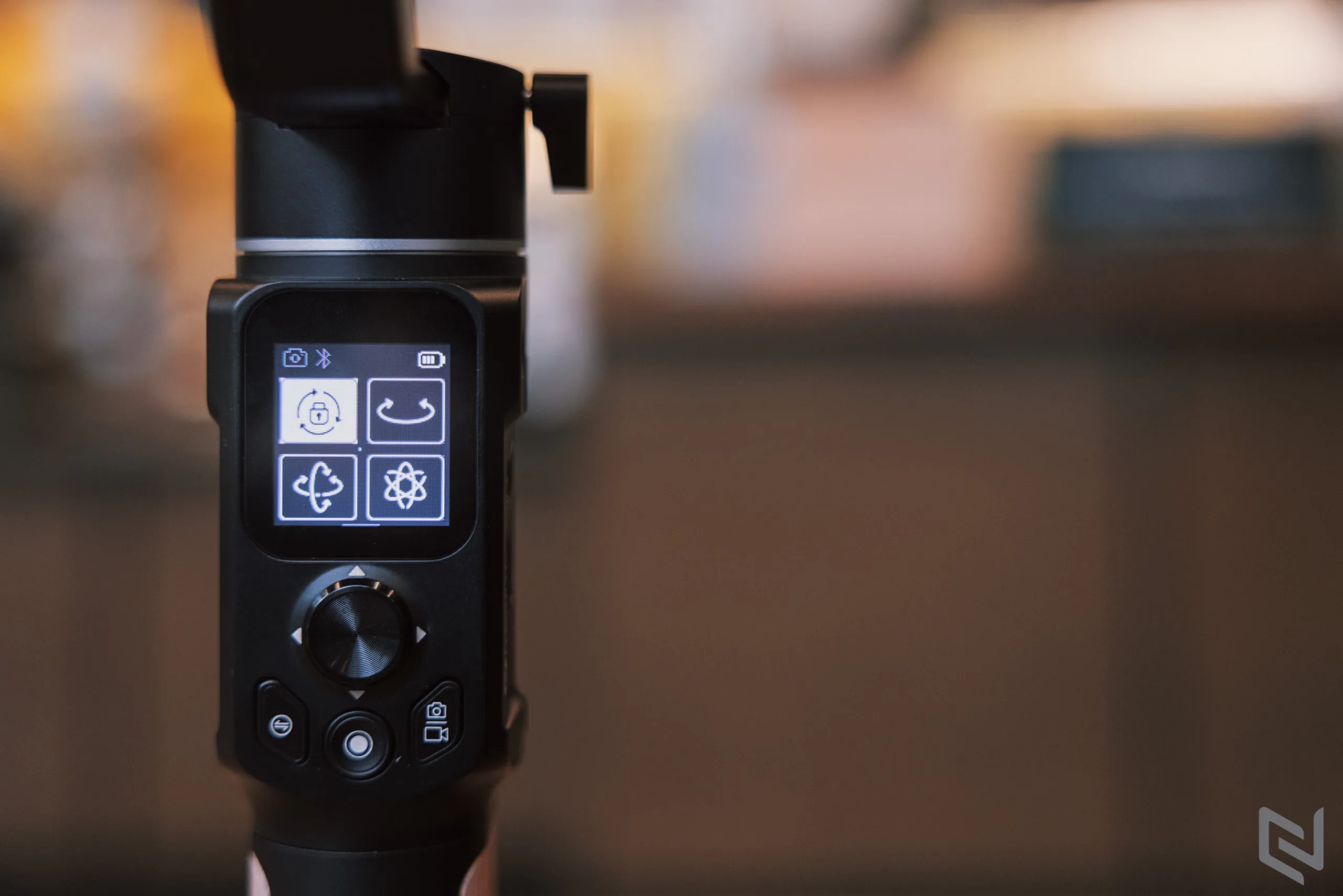 FeiyuTech ra mắt gimbal AK2000C, bản rút gọn từ AK2000S với mức giá dễ chịu hơn.