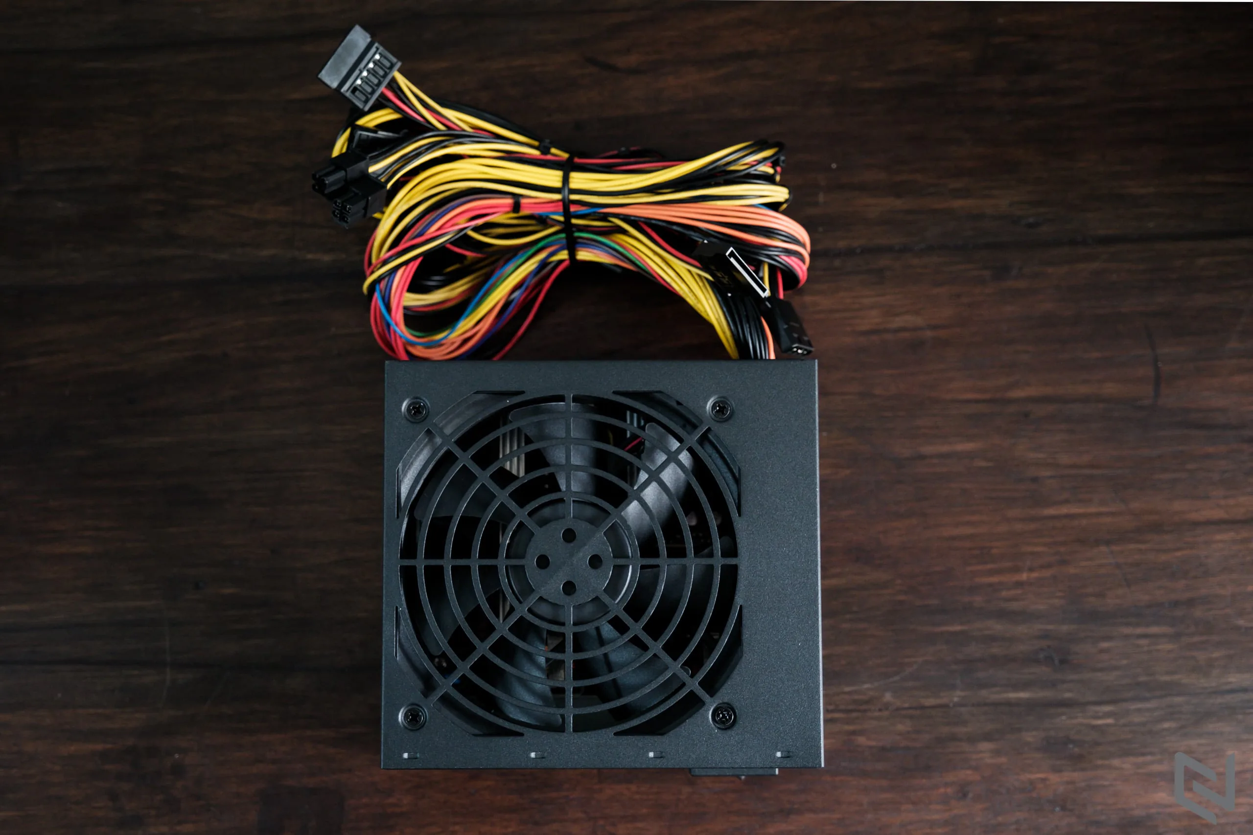 Trên tay bộ nguồn FSP HV Pro 550W: Hoàn thiện tốt, chắc chắn và công suất 550W chuẩn 80 Plus