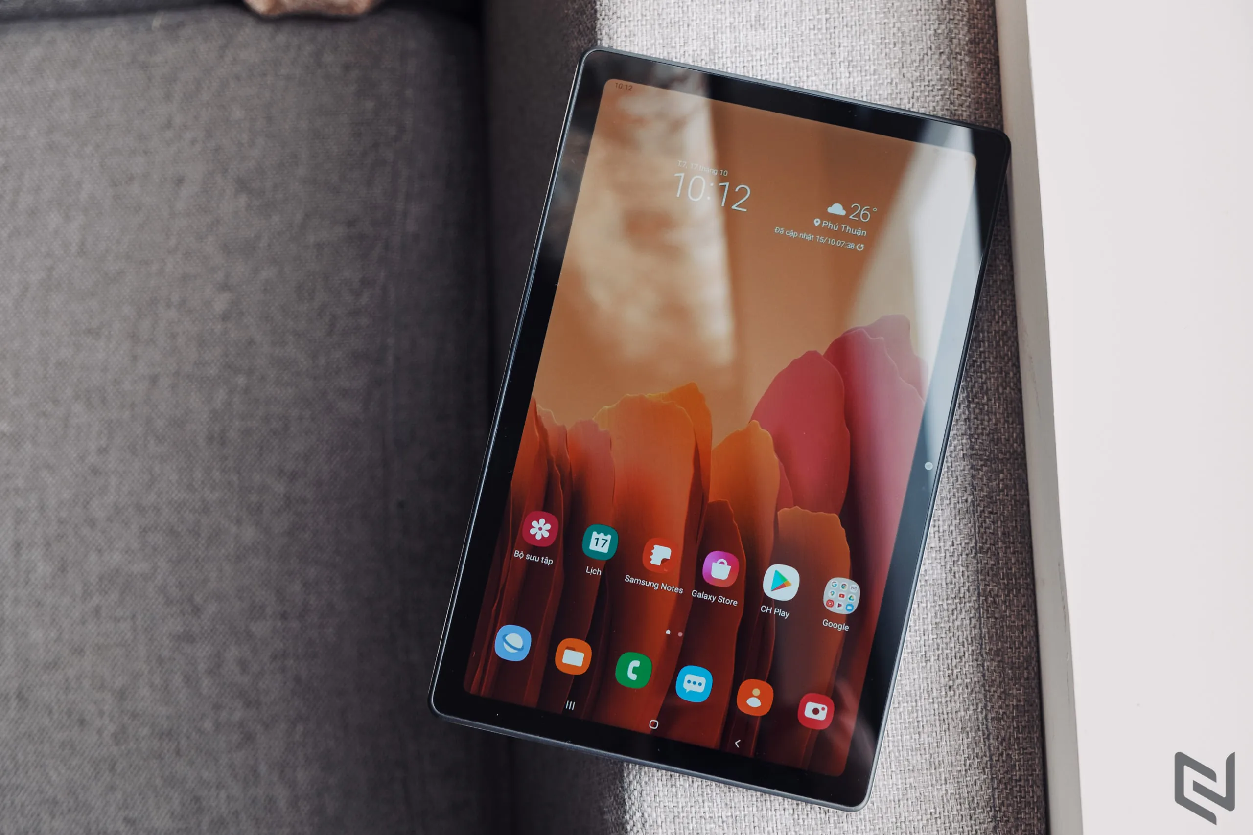 Trên tay máy tính bảng Galaxy Tab A7, đáp ứng đủ nhu cầu làm việc và giải trí, giá tầm trung