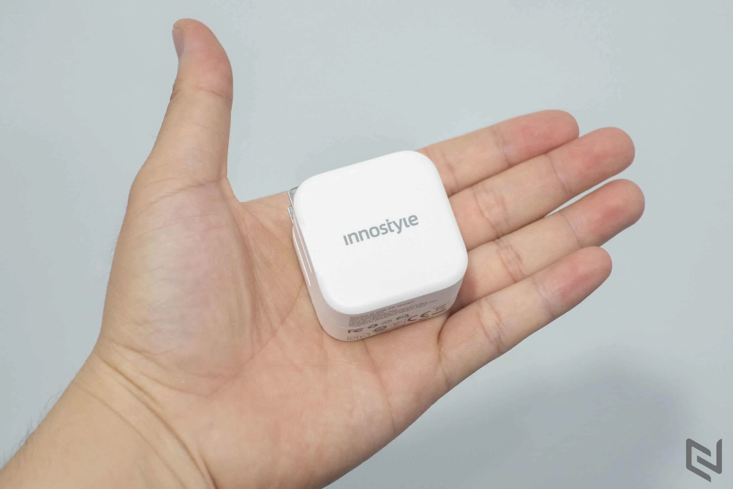 Trên tay sạc INNOSTYLE MiniGo III 20W PD: Đi trước đón đầu dành cho iPhone 12
