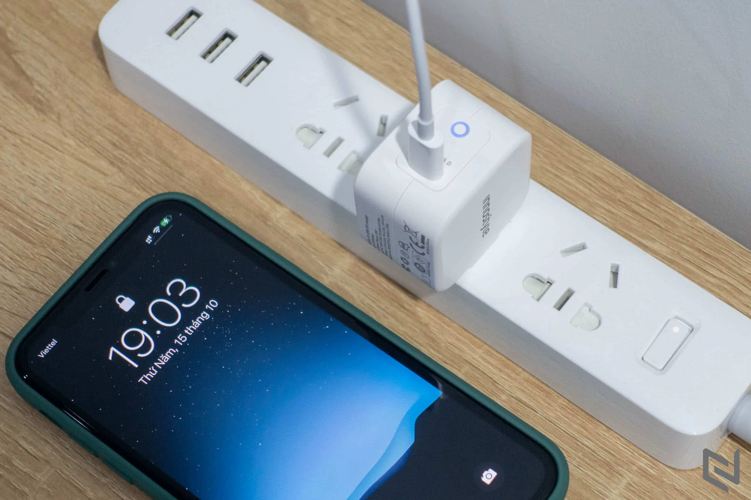 Trên tay sạc INNOSTYLE MiniGo III 20W PD: Đi trước đón đầu dành cho iPhone 12