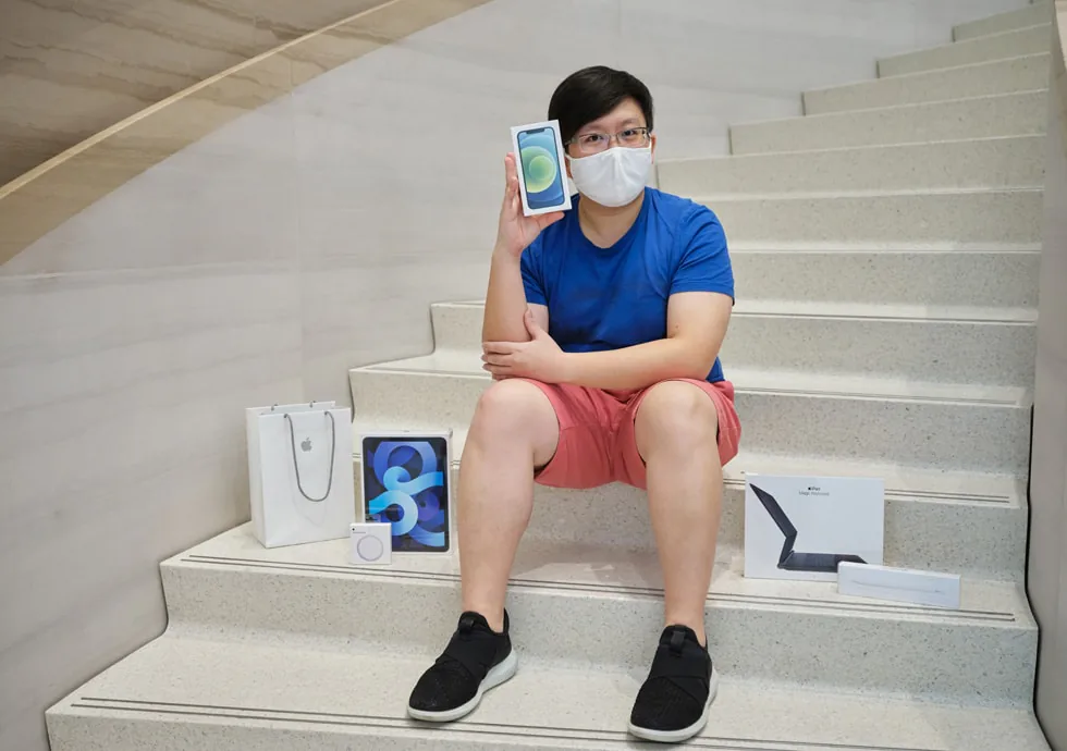 Apple chia sẻ những hình ảnh mở bán iPhone 12 tại Apple Store Singapore