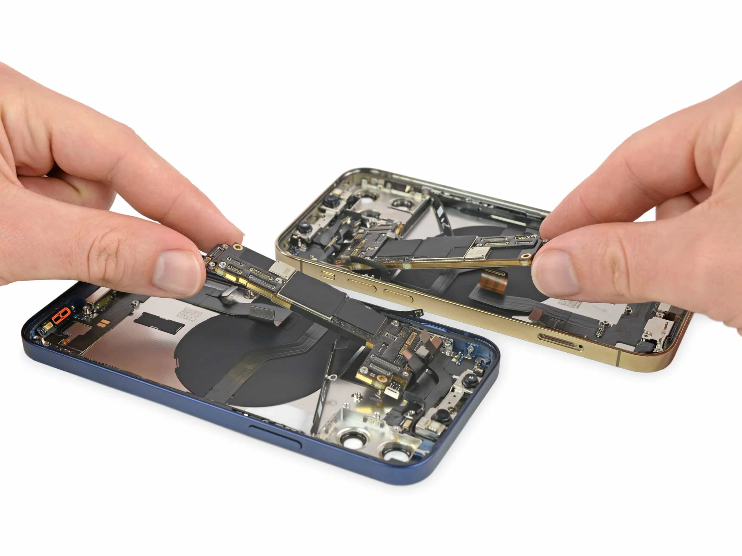 Tháo tung iPhone 12, iPhone 12 Pro và sạc MagSafe cùng iFixit