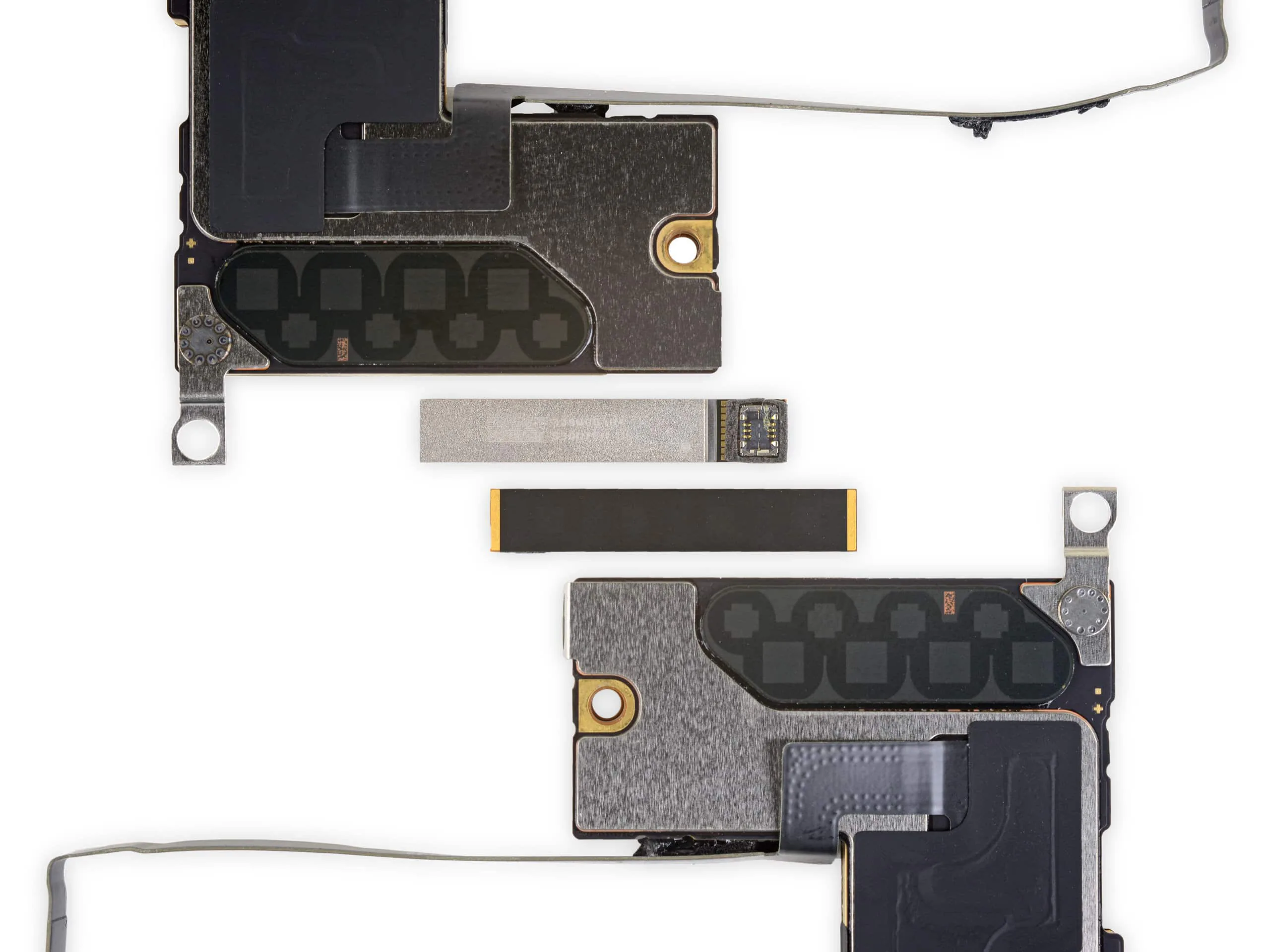 Tháo tung iPhone 12, iPhone 12 Pro và sạc MagSafe cùng iFixit